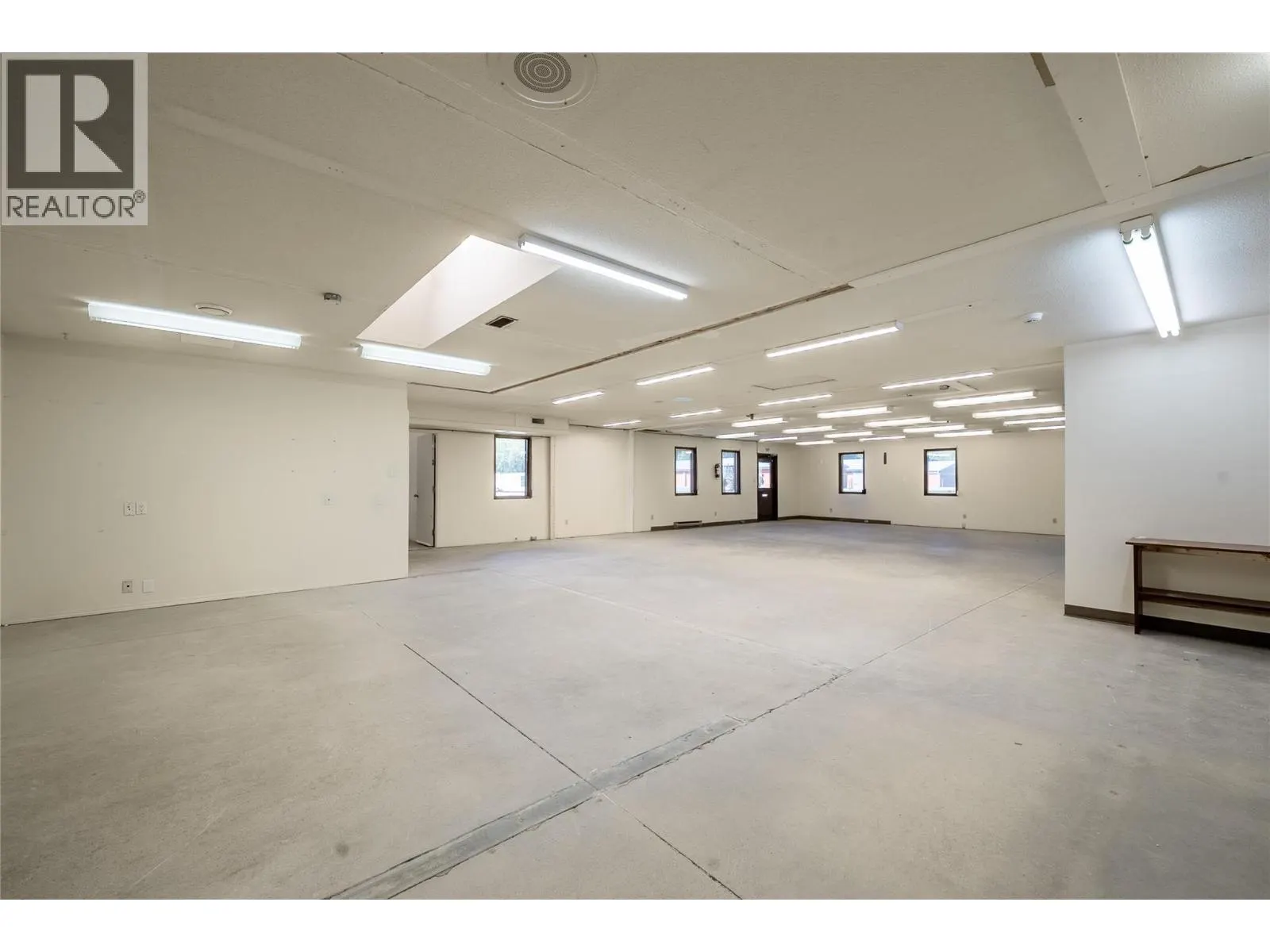 4901 Auto Road SE
