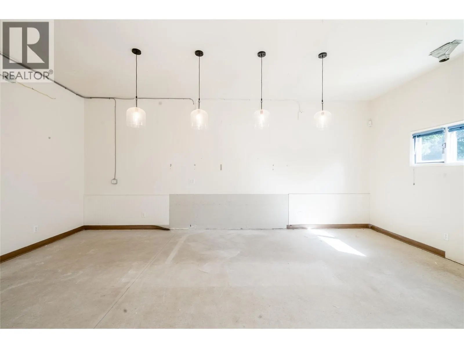 4901 Auto Road SE