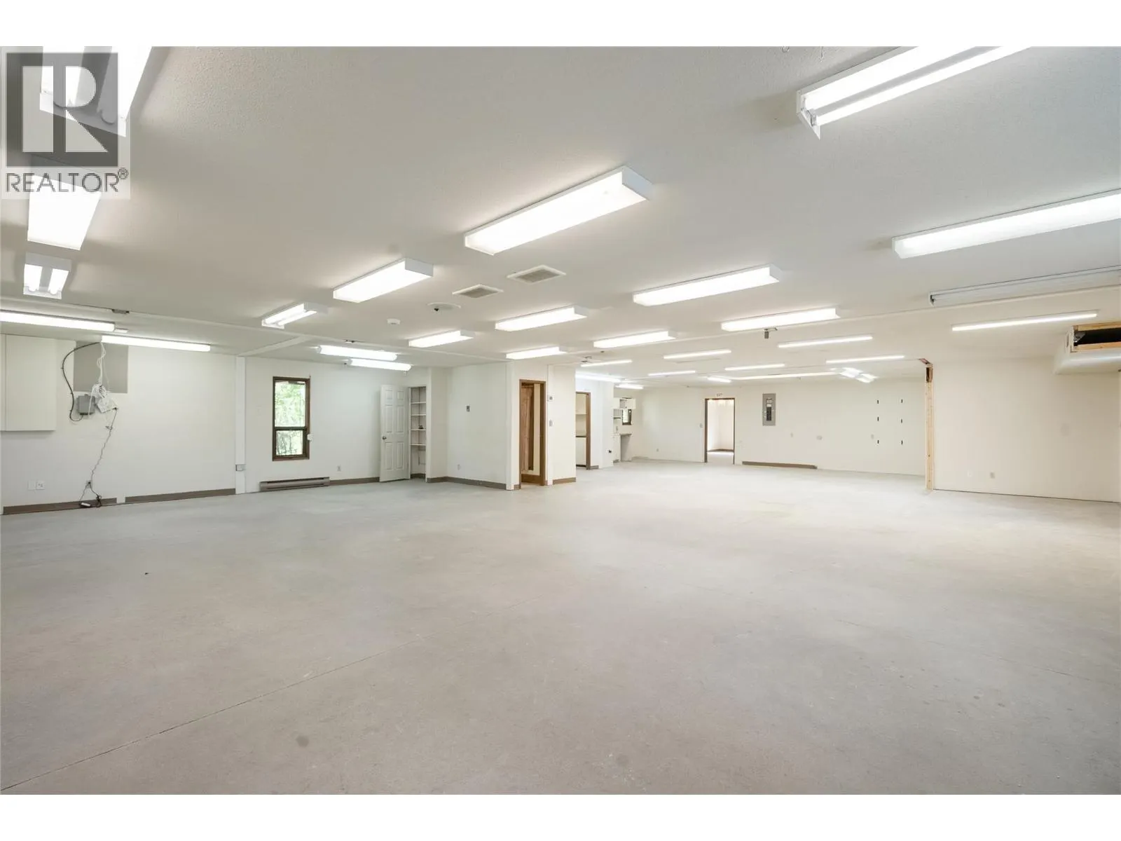 4901 Auto Road SE