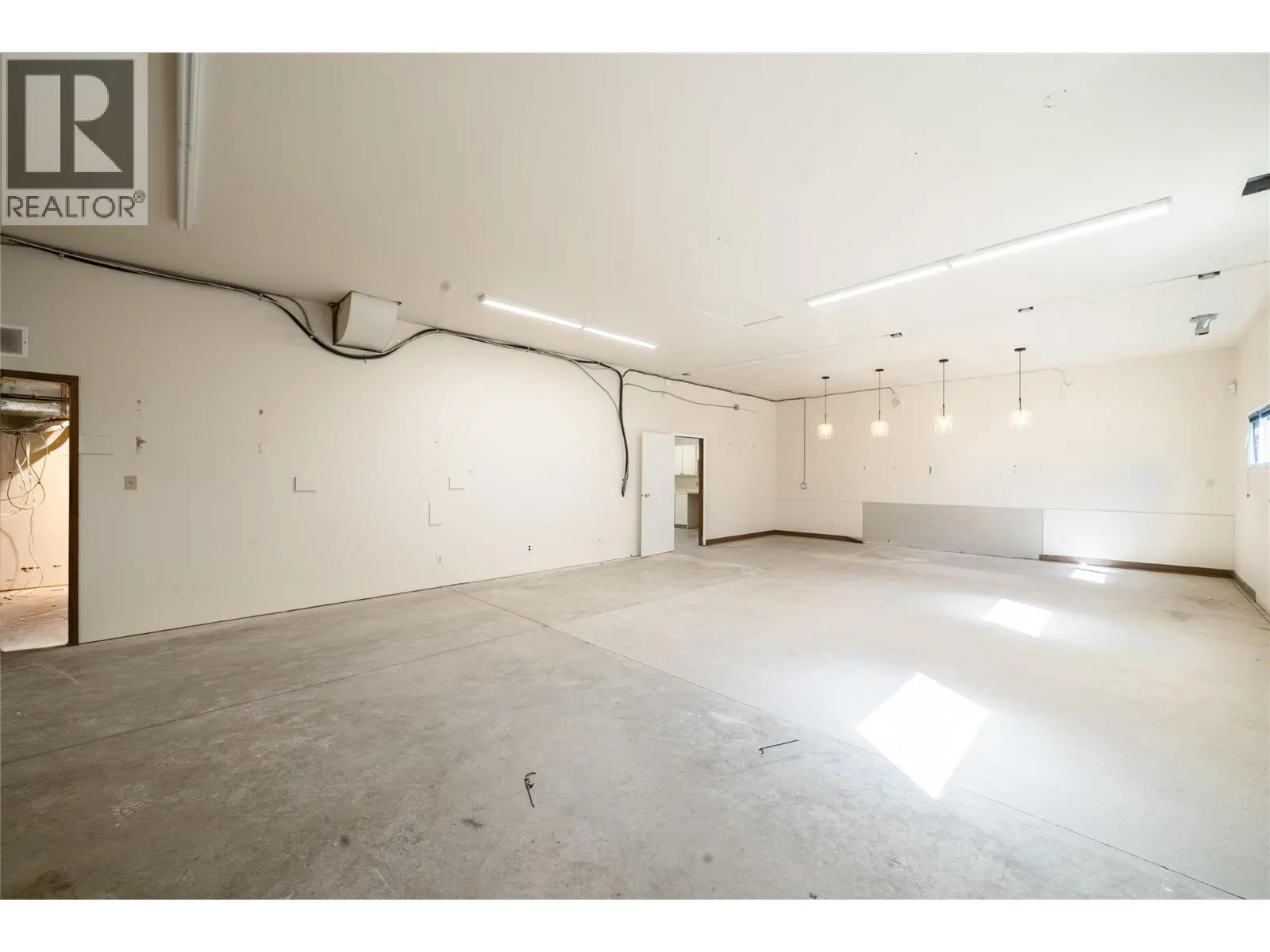 4901 Auto Road SE