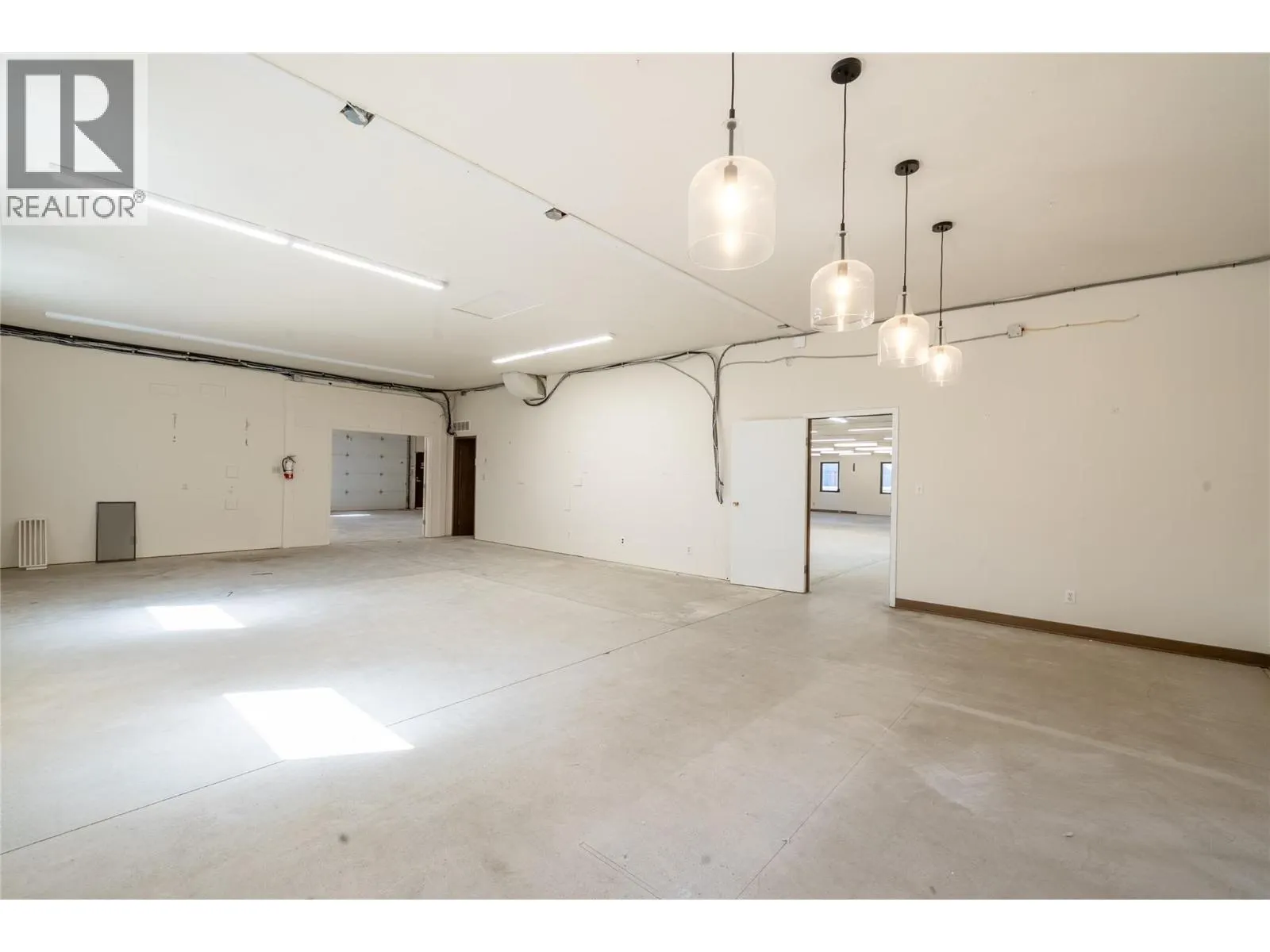 4901 Auto Road SE