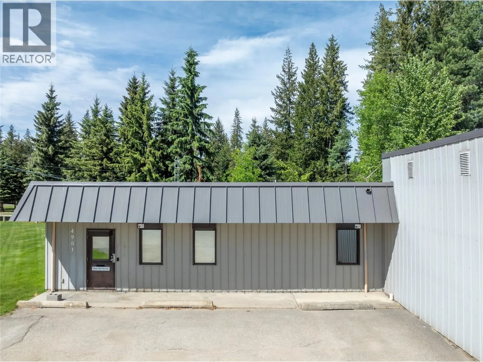 4901 Auto Road SE
