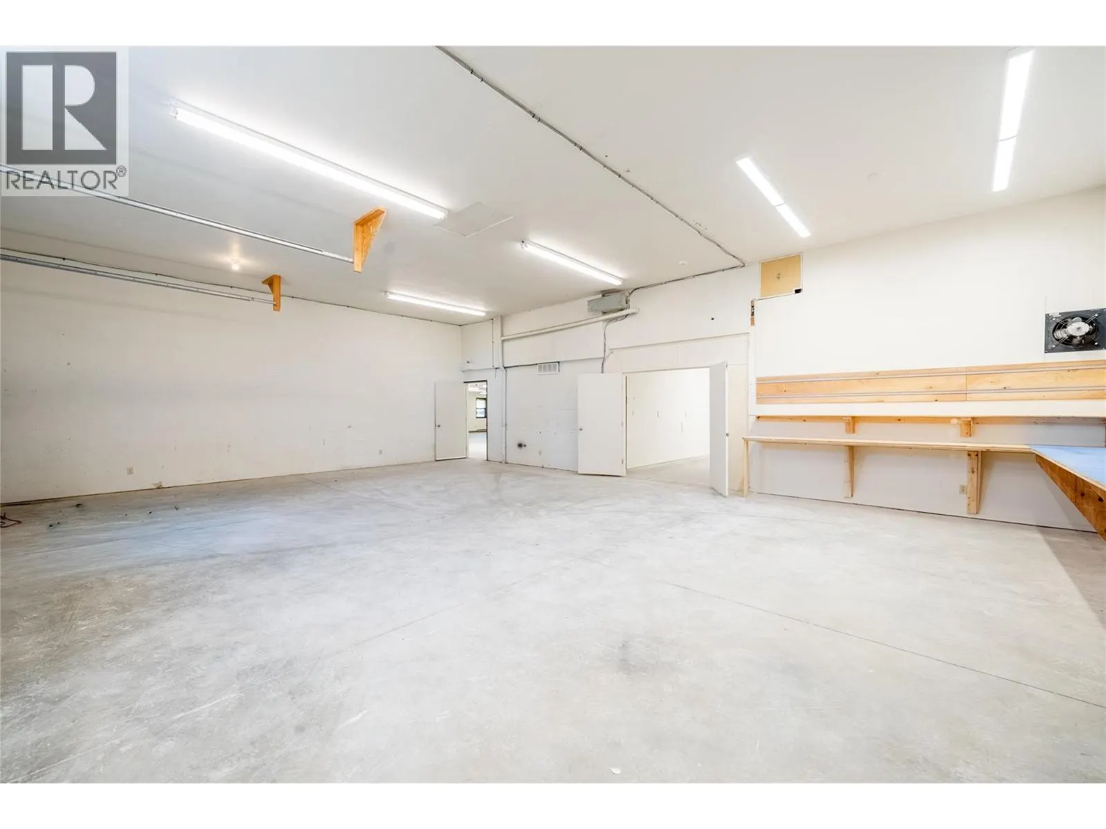 4901 Auto Road SE