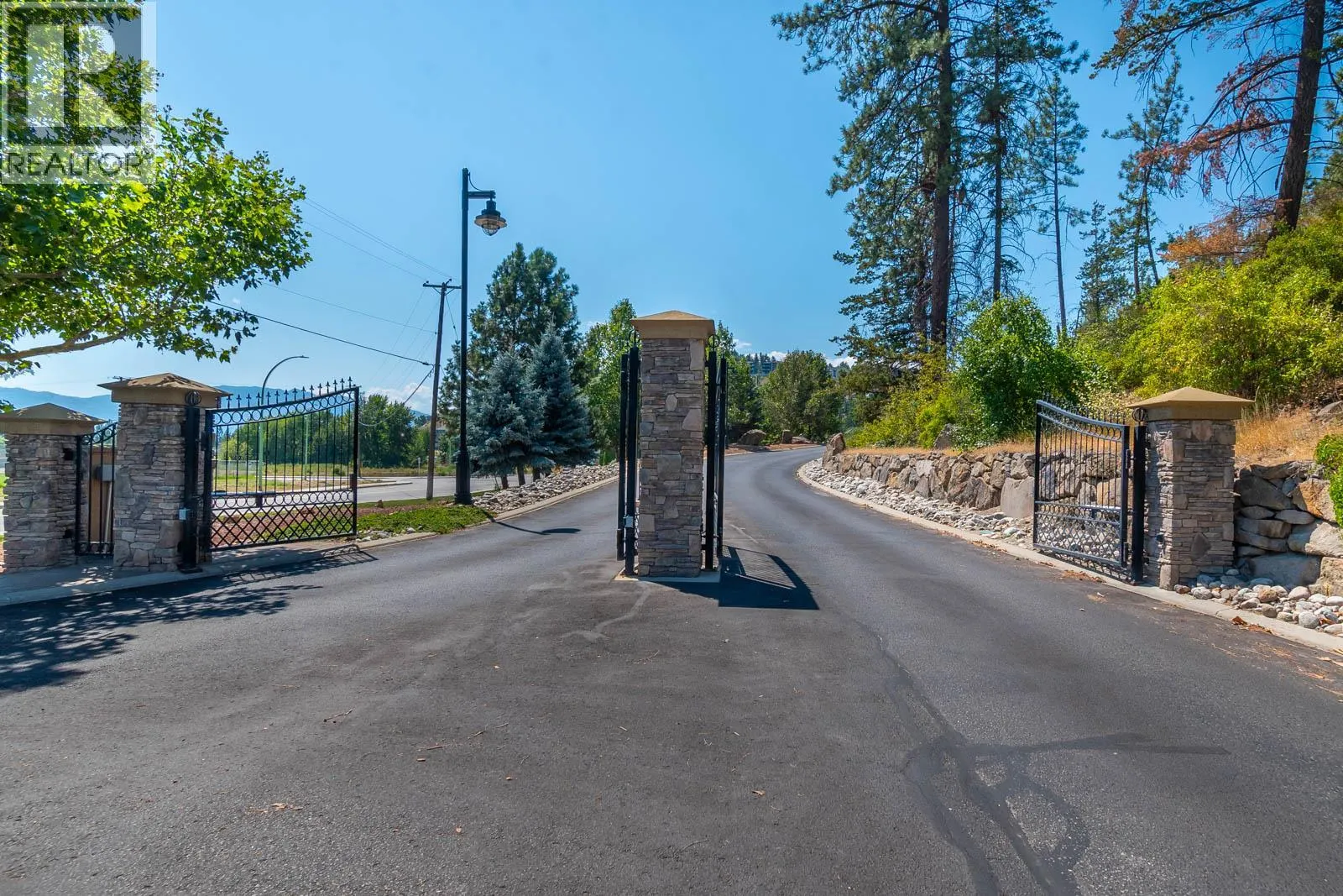 2770 Auburn Road Unit# 206