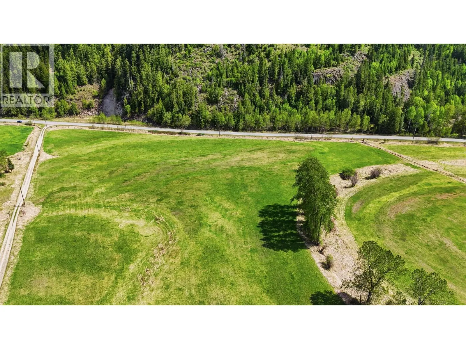 000 Lumby Mabel lake Road
