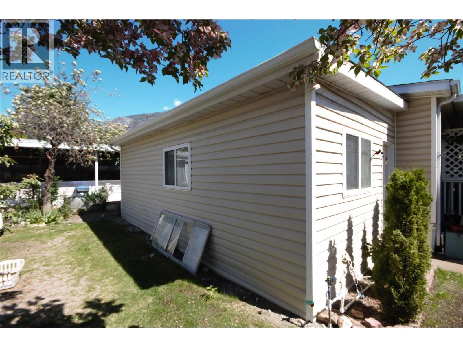 8598 Highway 97 Unit# 15