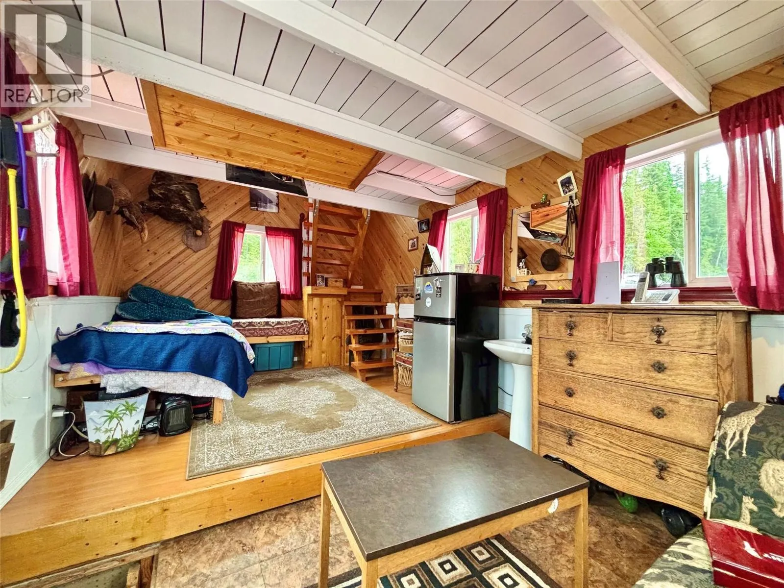 3614 Lumby Mabel Lake Road