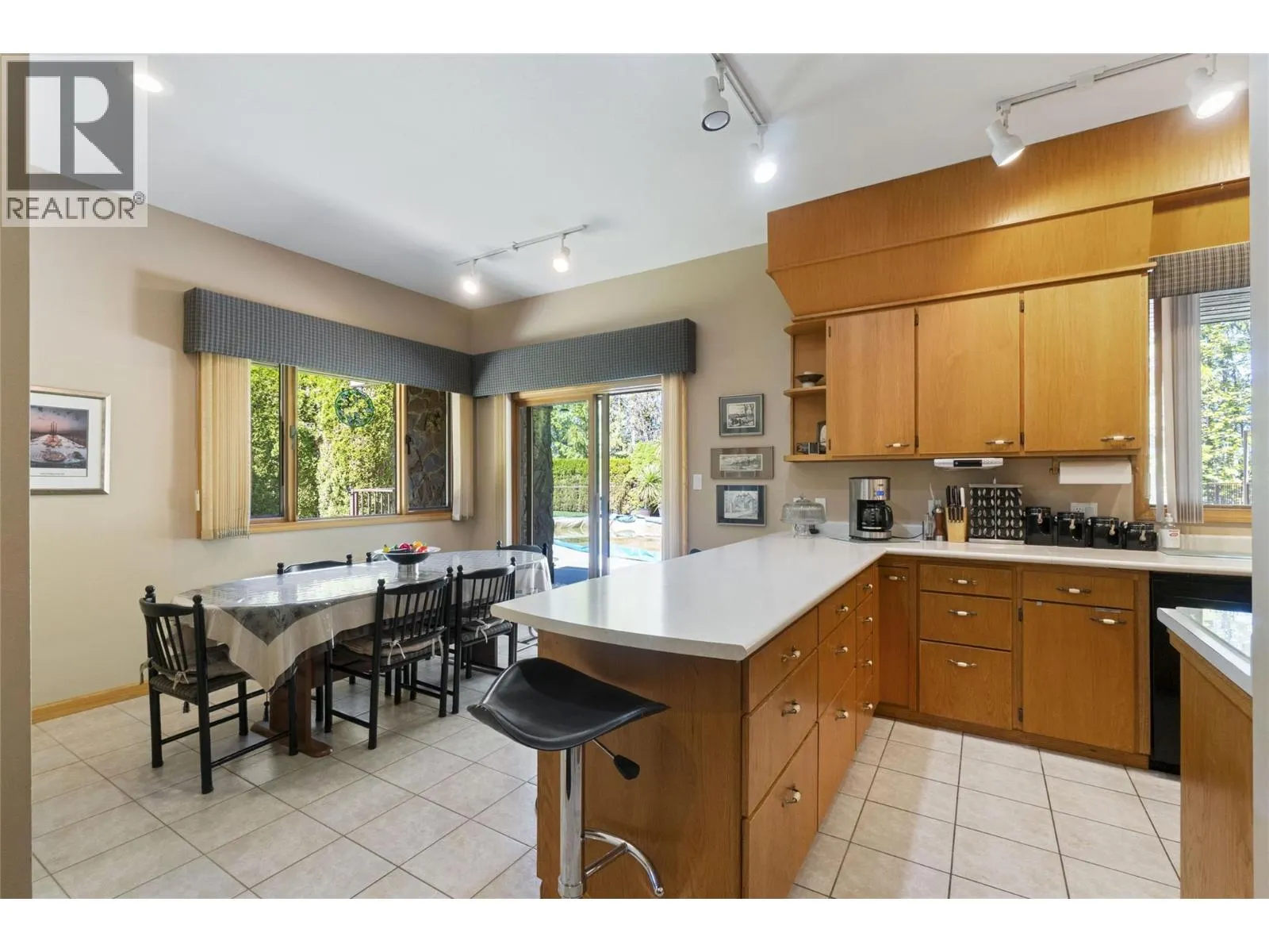 2924 Eagle Bay Road Unit# 1 to 5