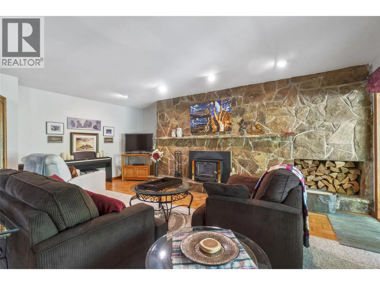 2924 Eagle Bay Road Unit# 1 to 5