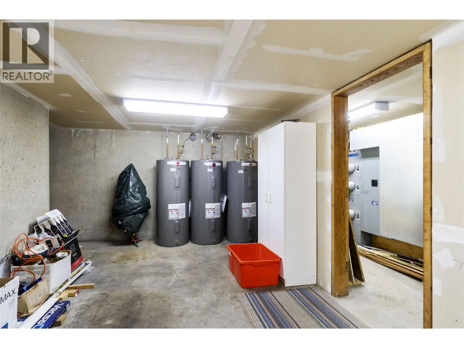 2924 Eagle Bay Road Unit# 1 to 5
