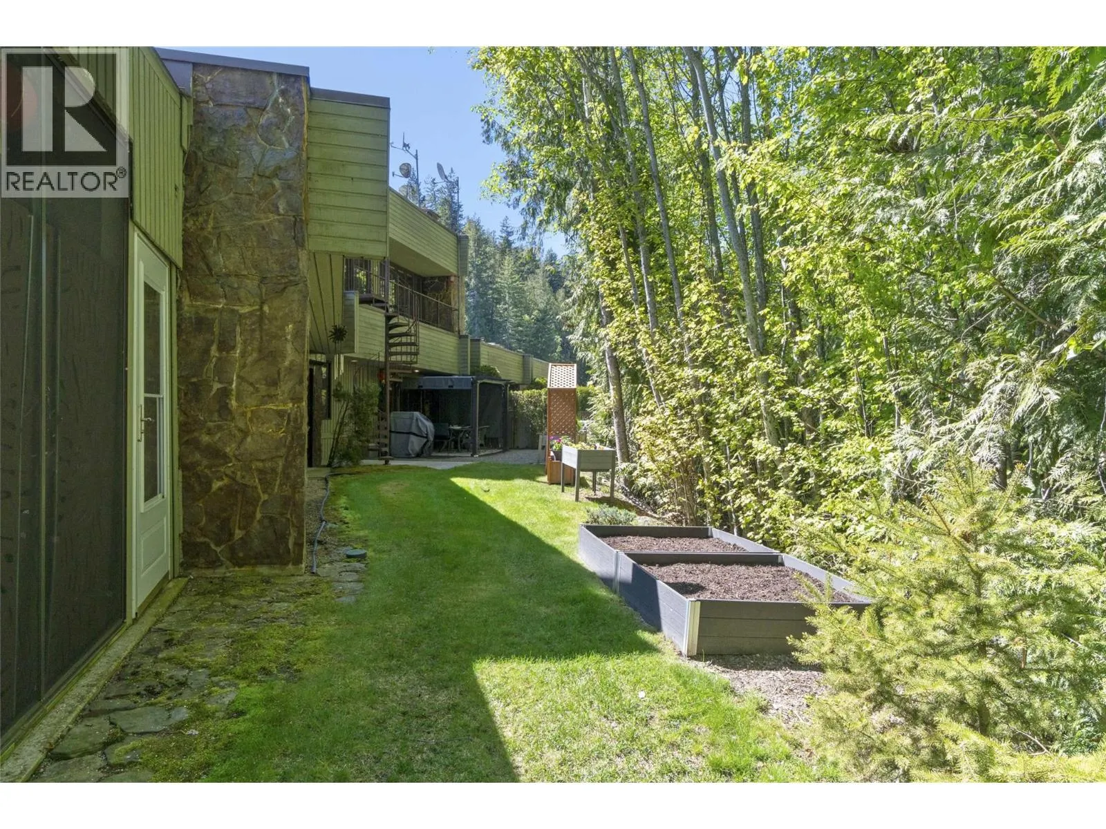 2924 Eagle Bay Road Unit# 1 to 5
