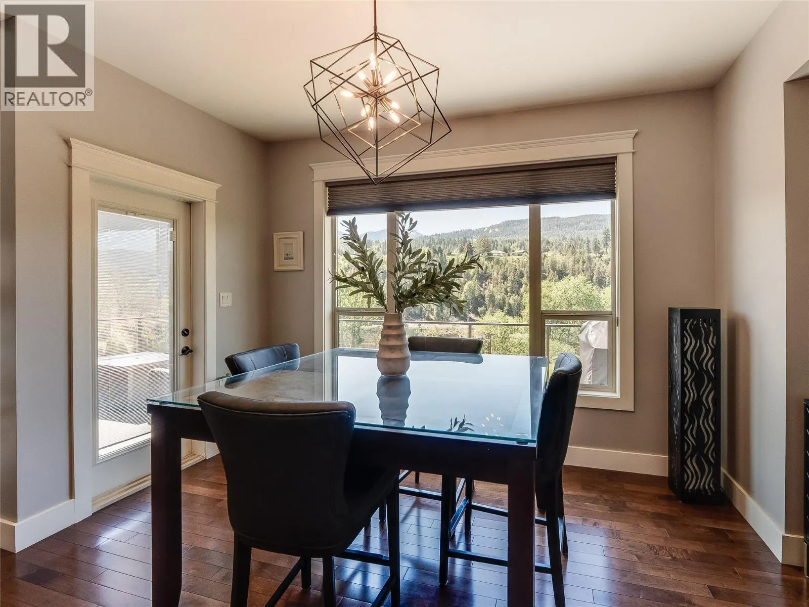 943 Riverview Place