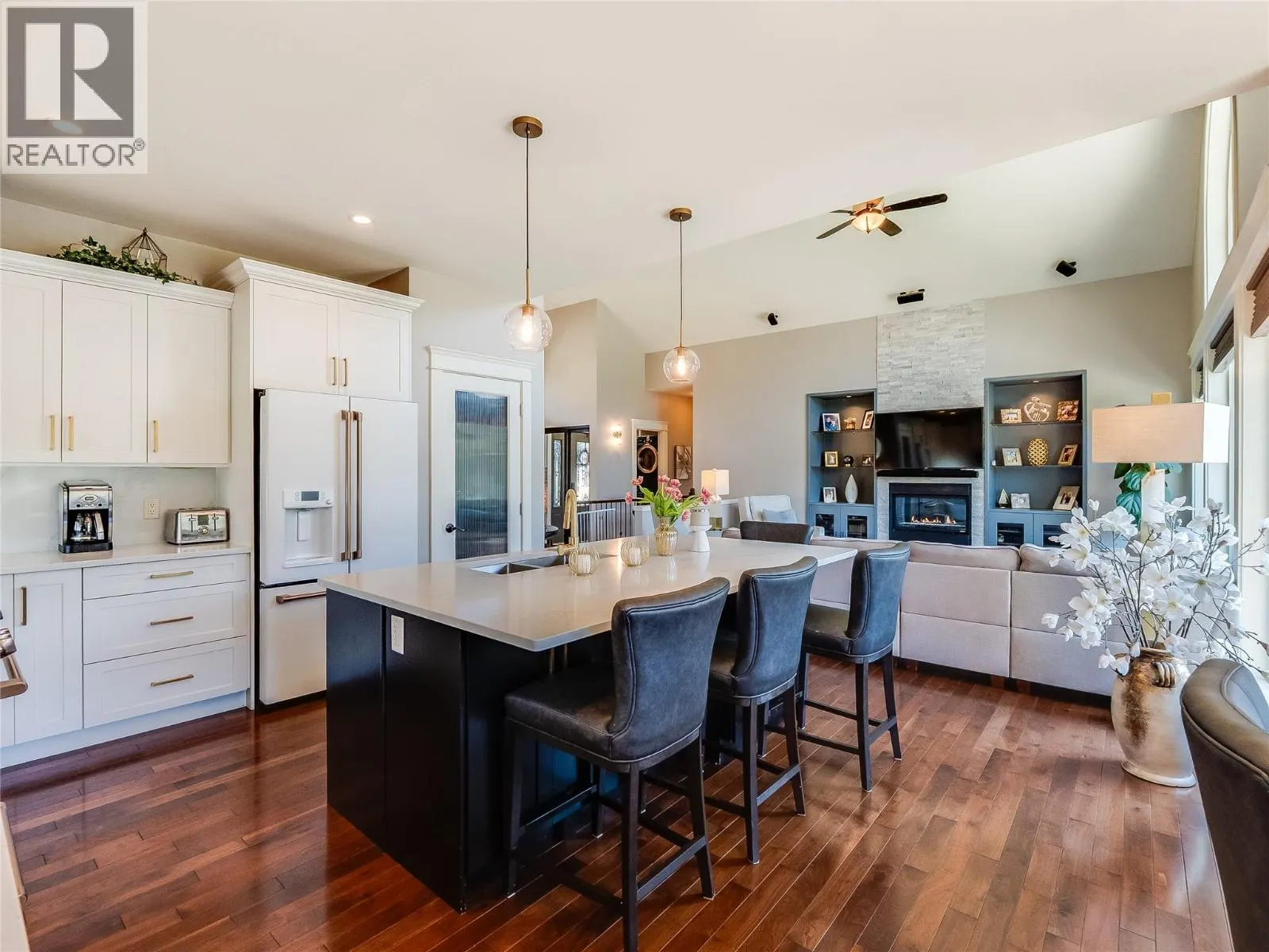 943 Riverview Place
