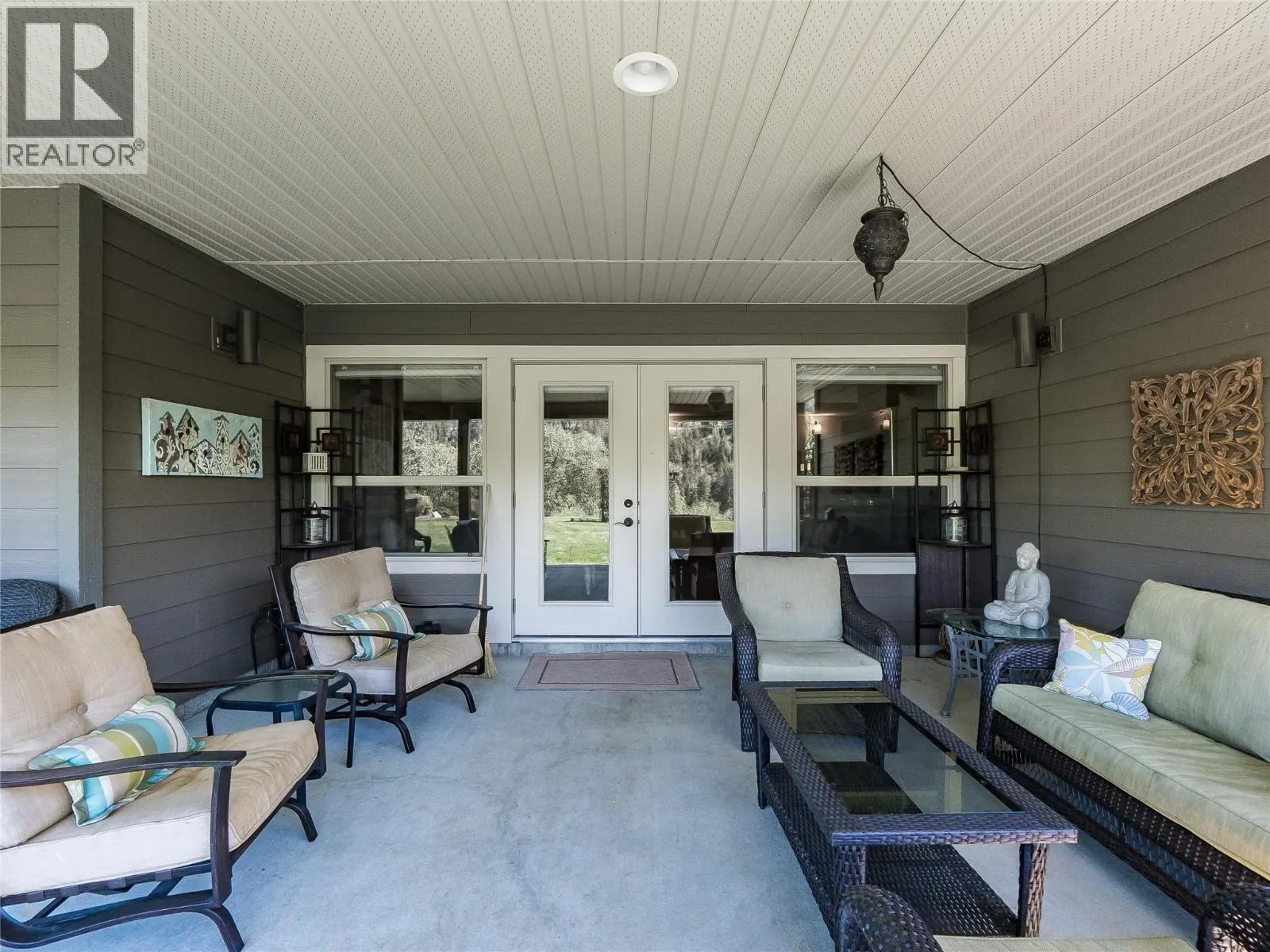 943 Riverview Place