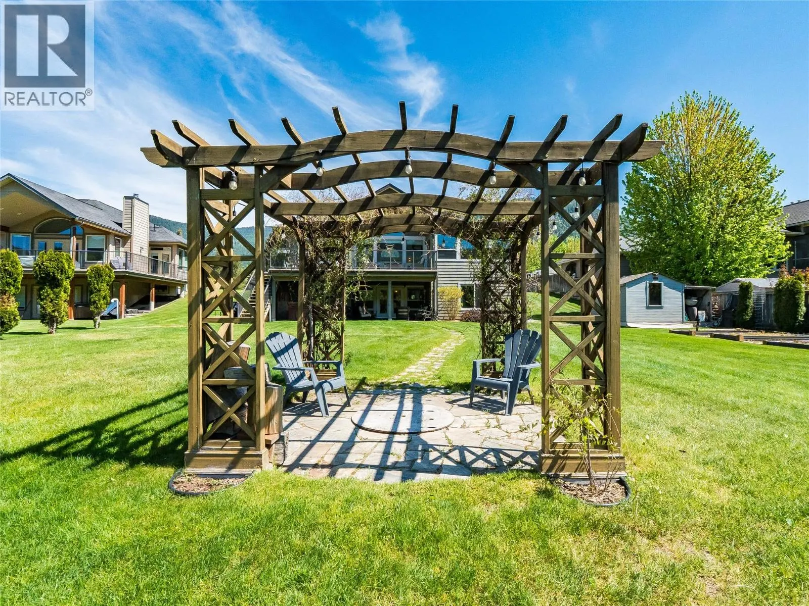 943 Riverview Place