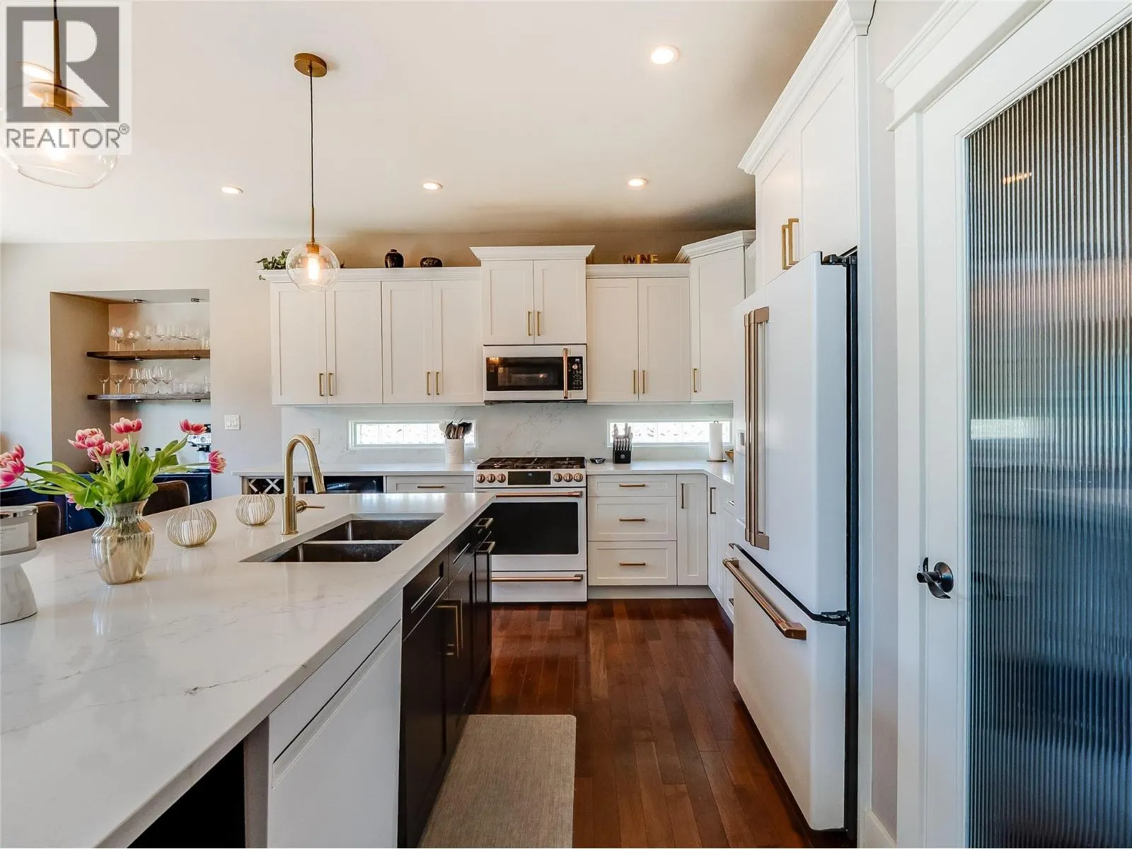 943 Riverview Place