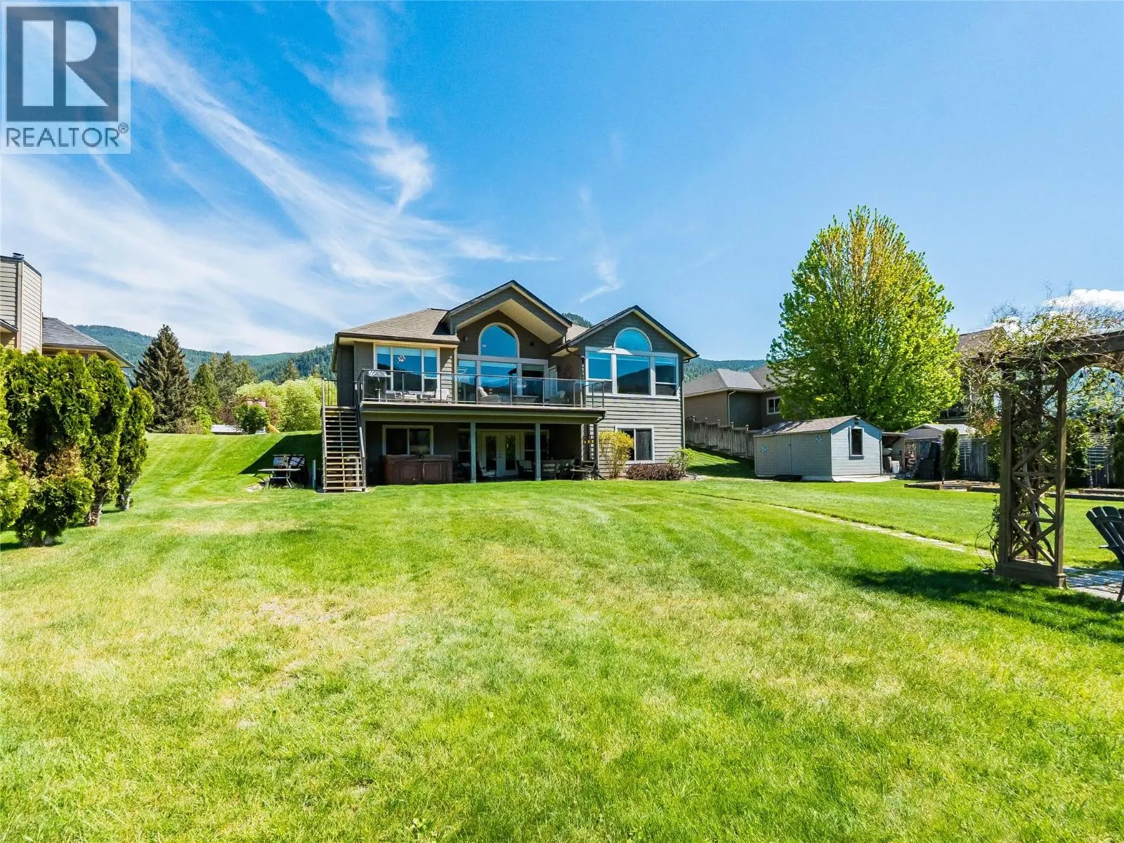 943 Riverview Place
