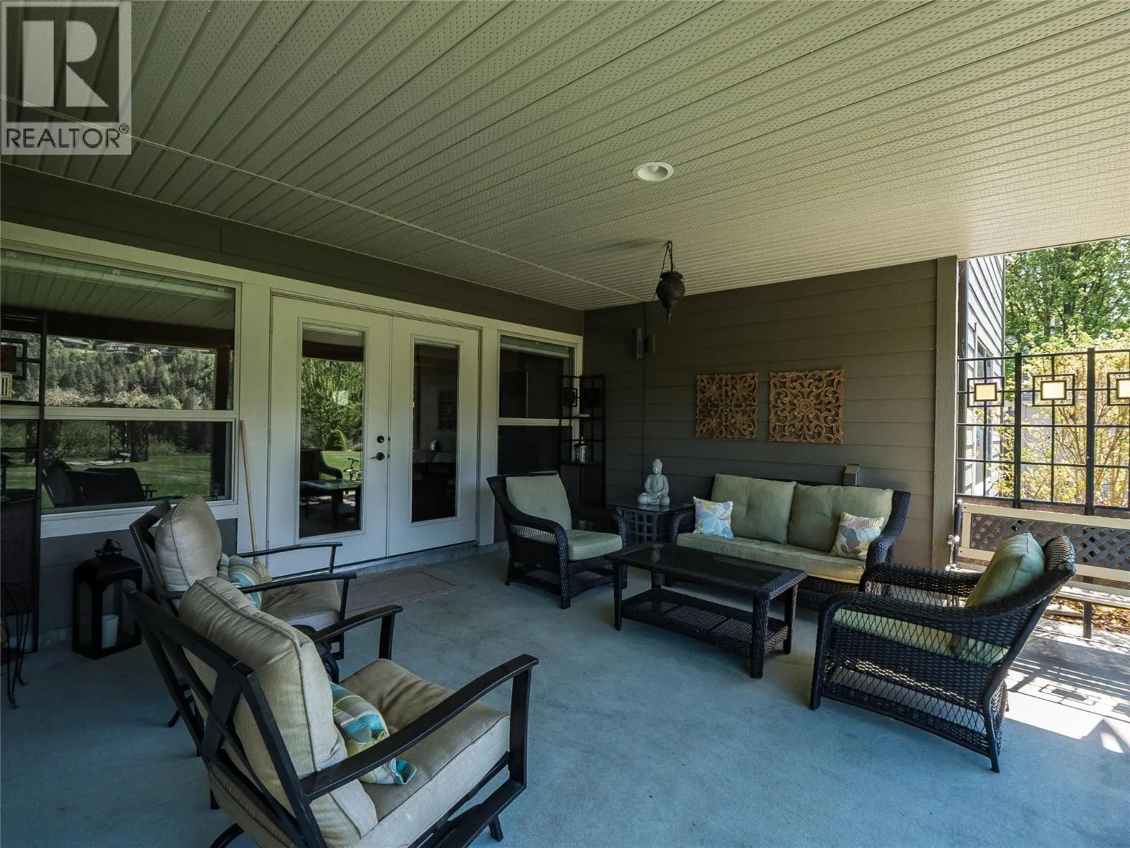 943 Riverview Place