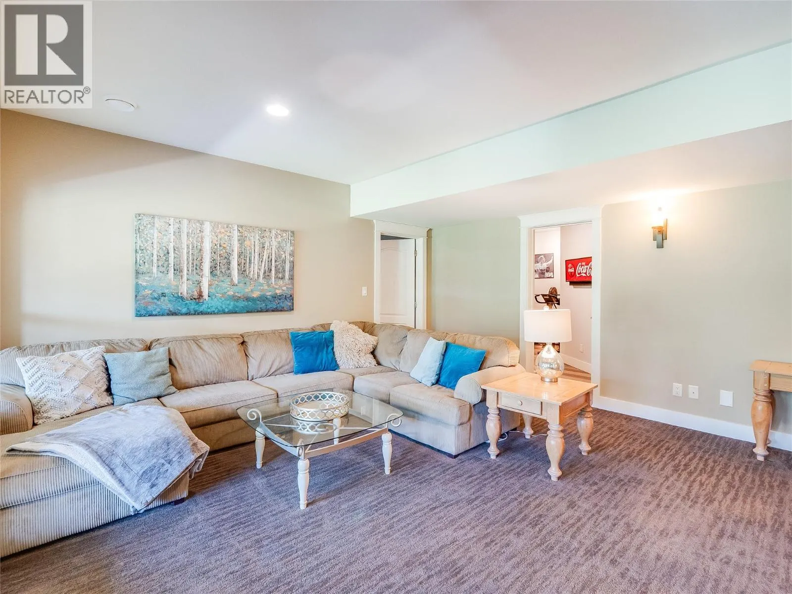 943 Riverview Place