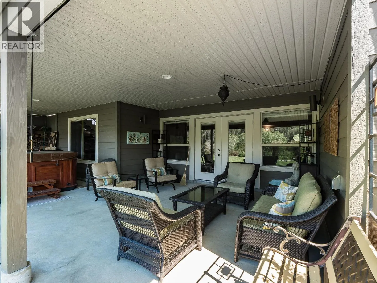 943 Riverview Place
