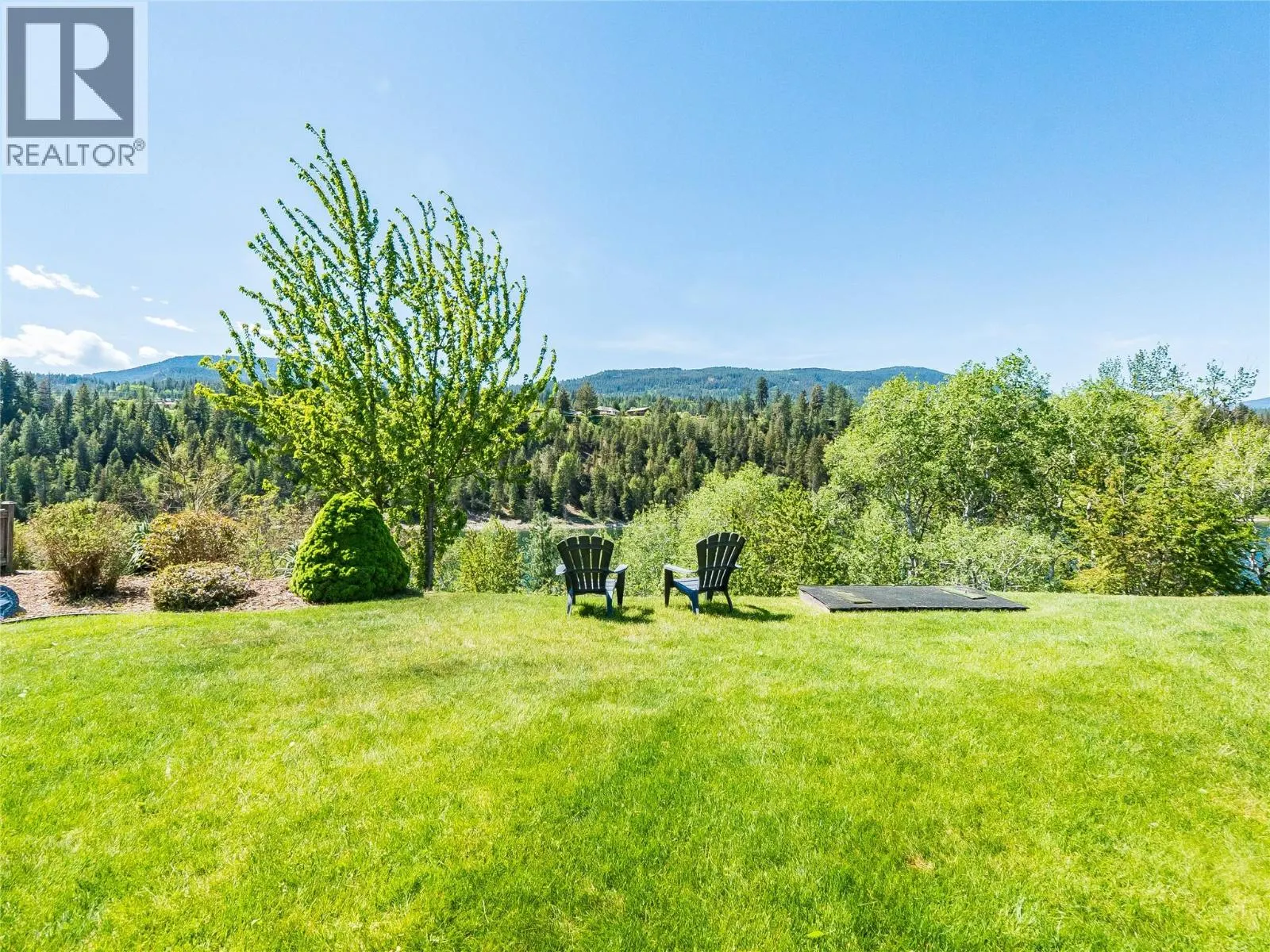 943 Riverview Place
