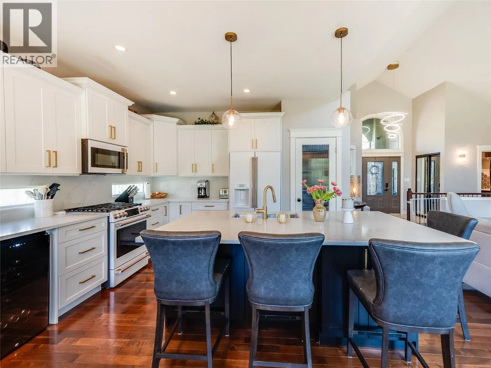 943 Riverview Place