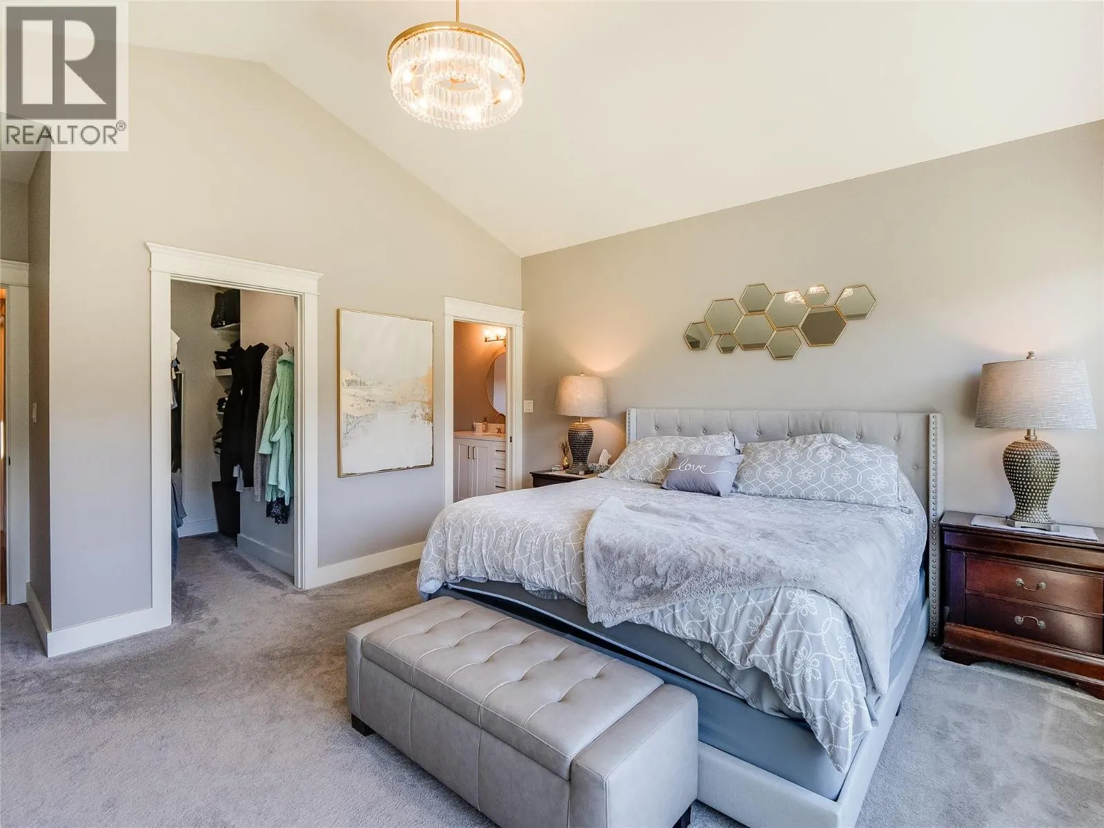 943 Riverview Place