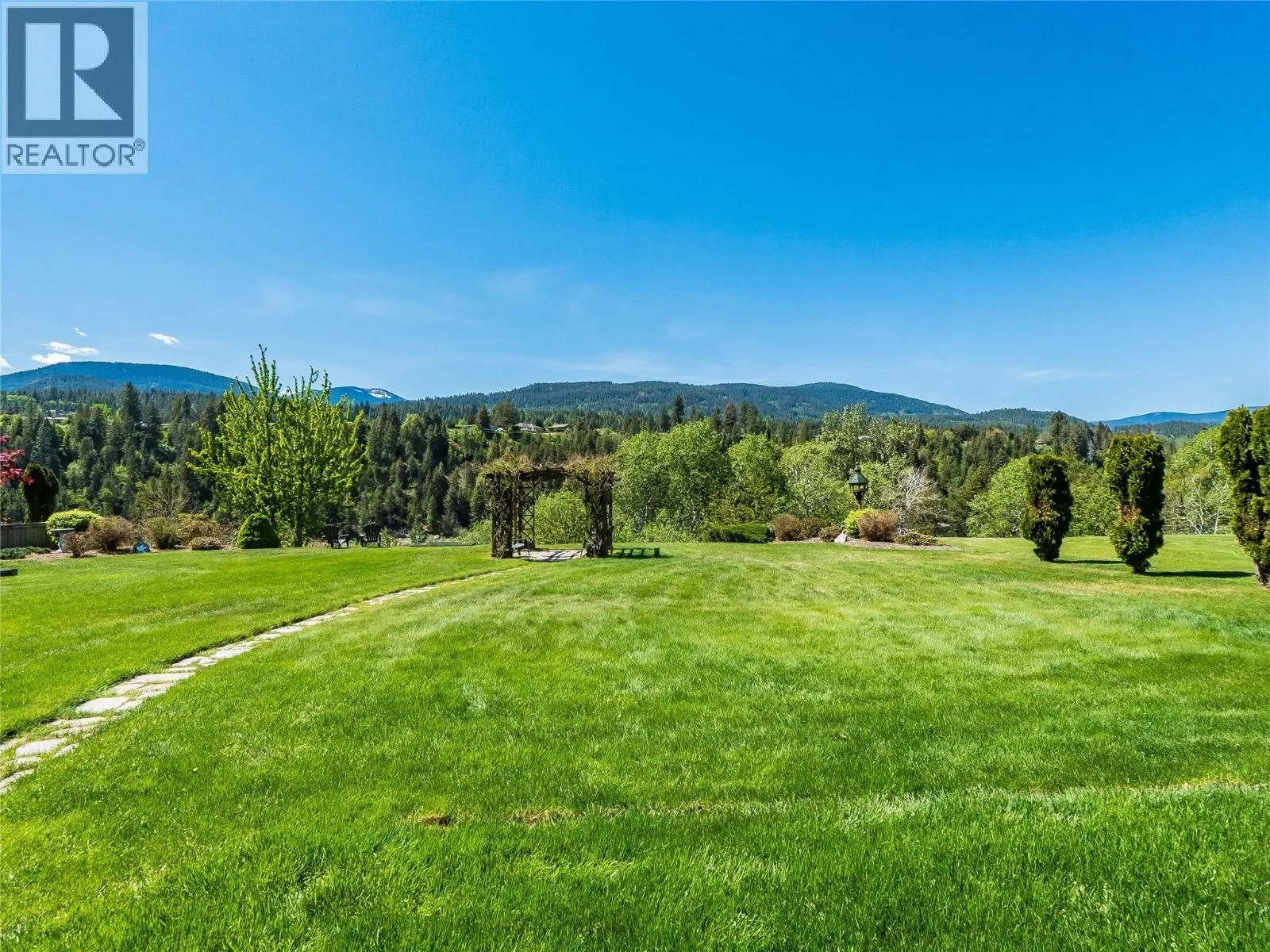 943 Riverview Place