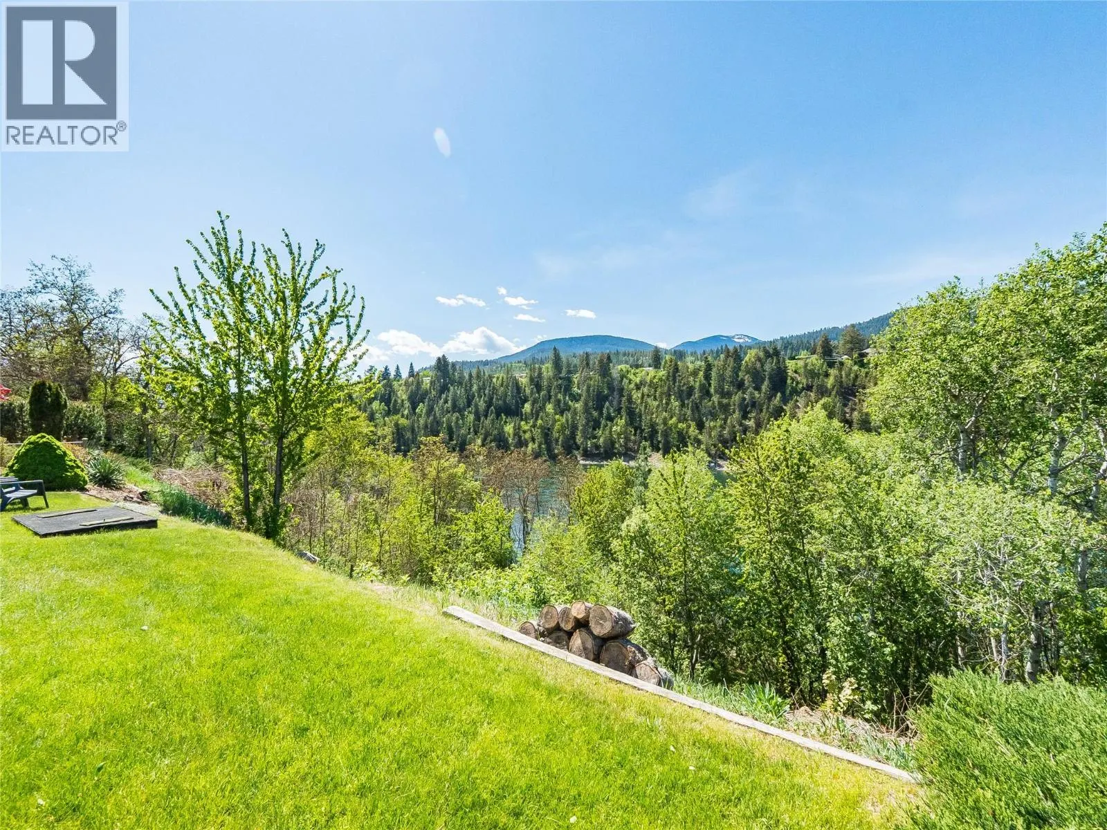 943 Riverview Place