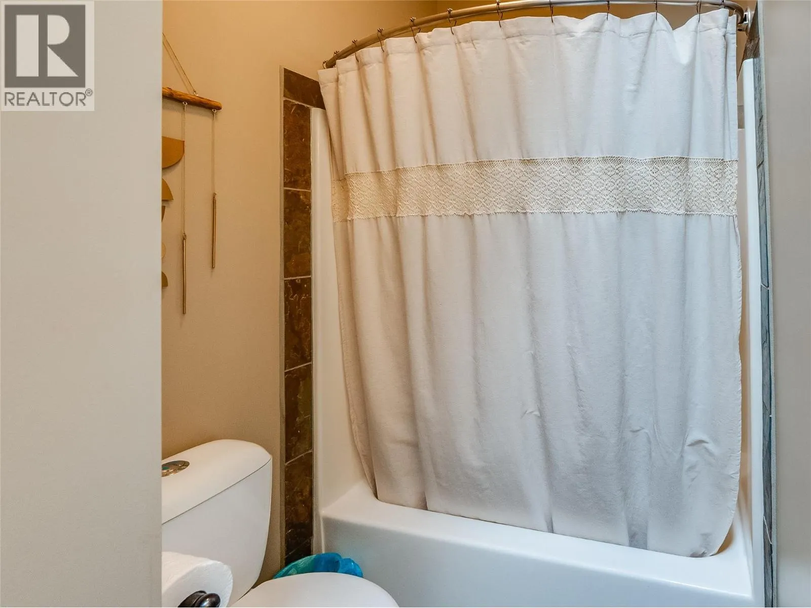 943 Riverview Place