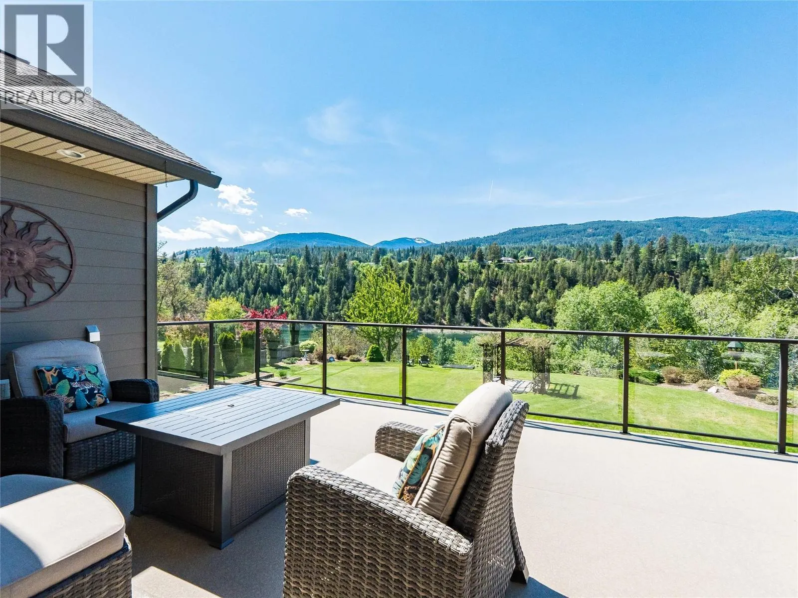 943 Riverview Place