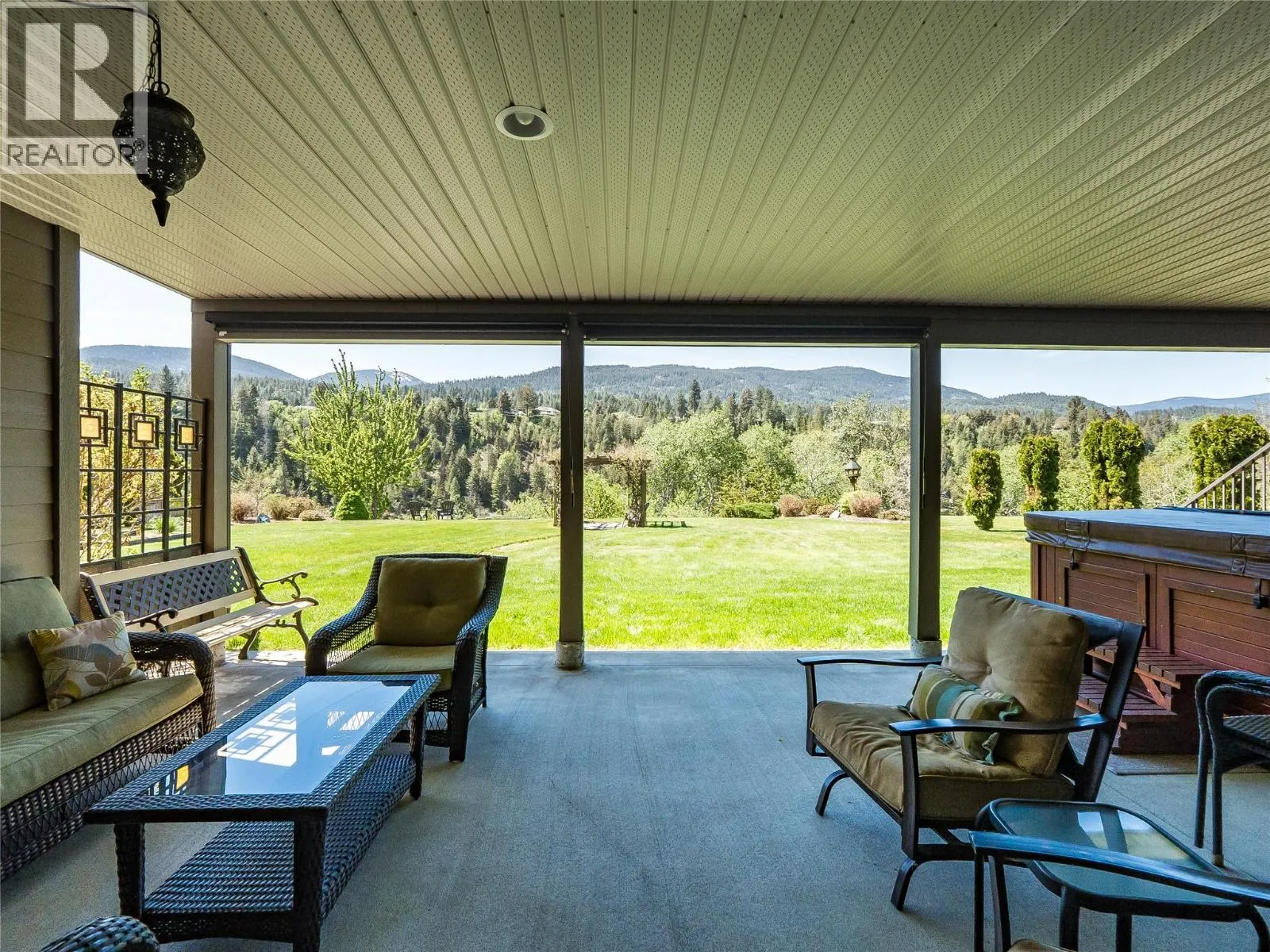 943 Riverview Place