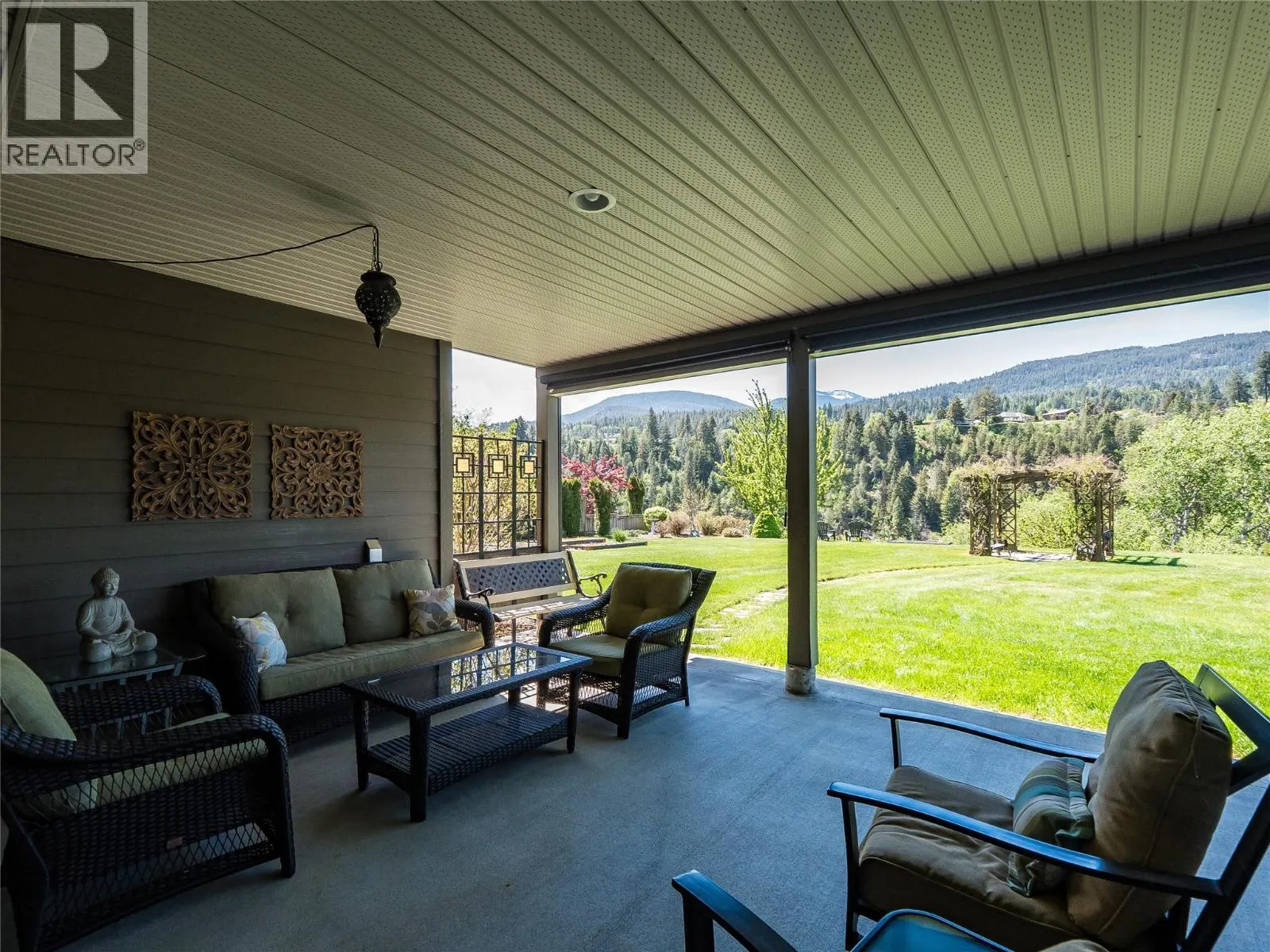 943 Riverview Place