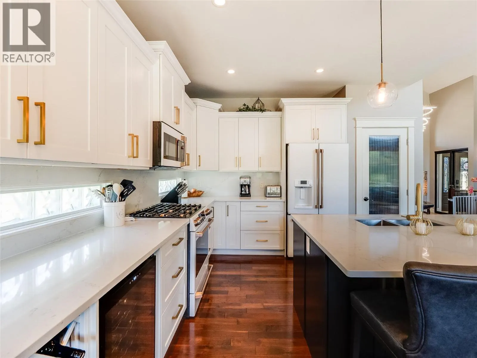943 Riverview Place