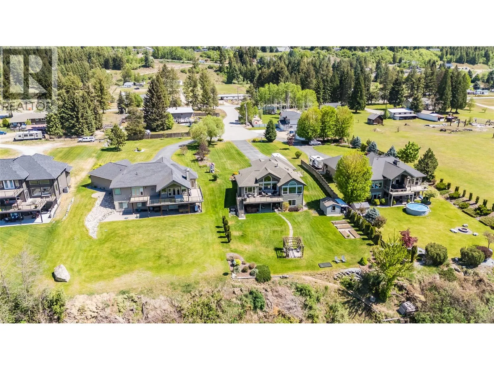 943 Riverview Place