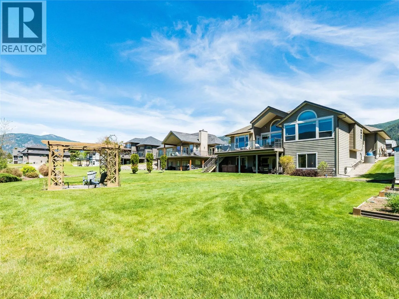 943 Riverview Place