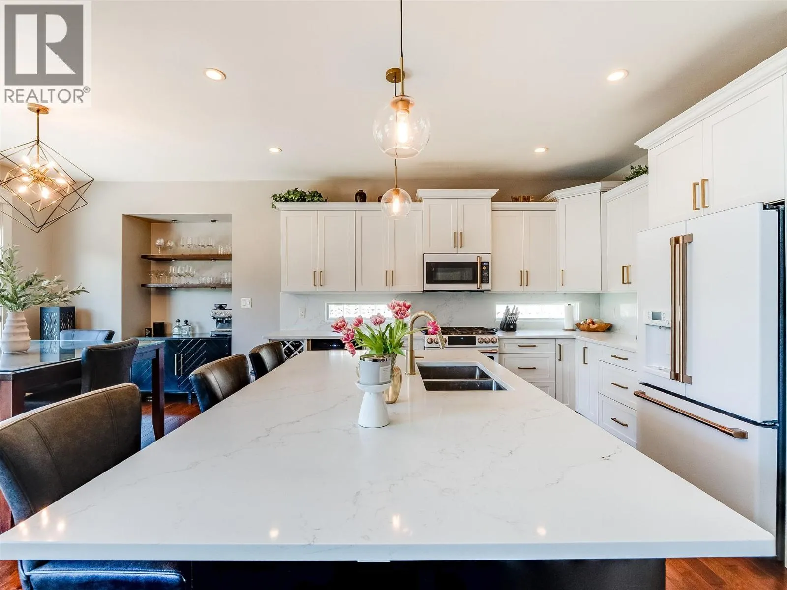 943 Riverview Place