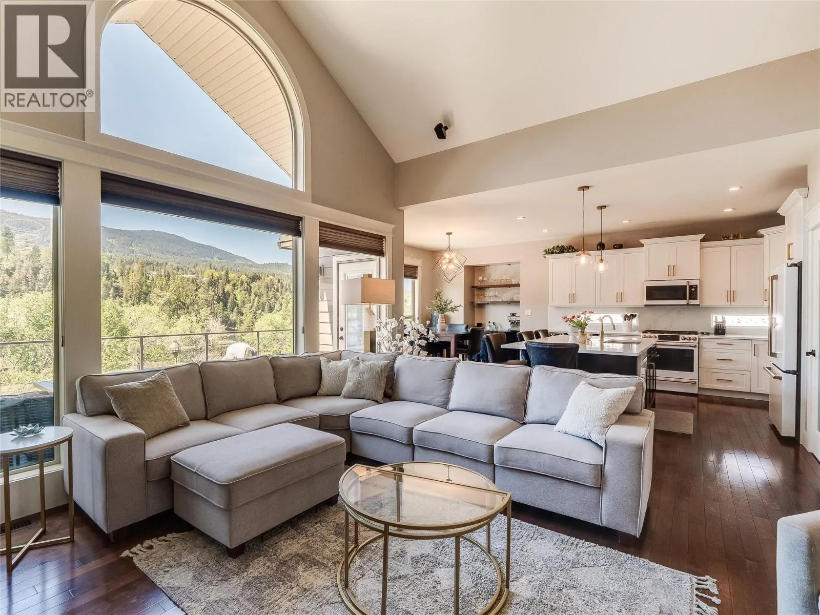 943 Riverview Place