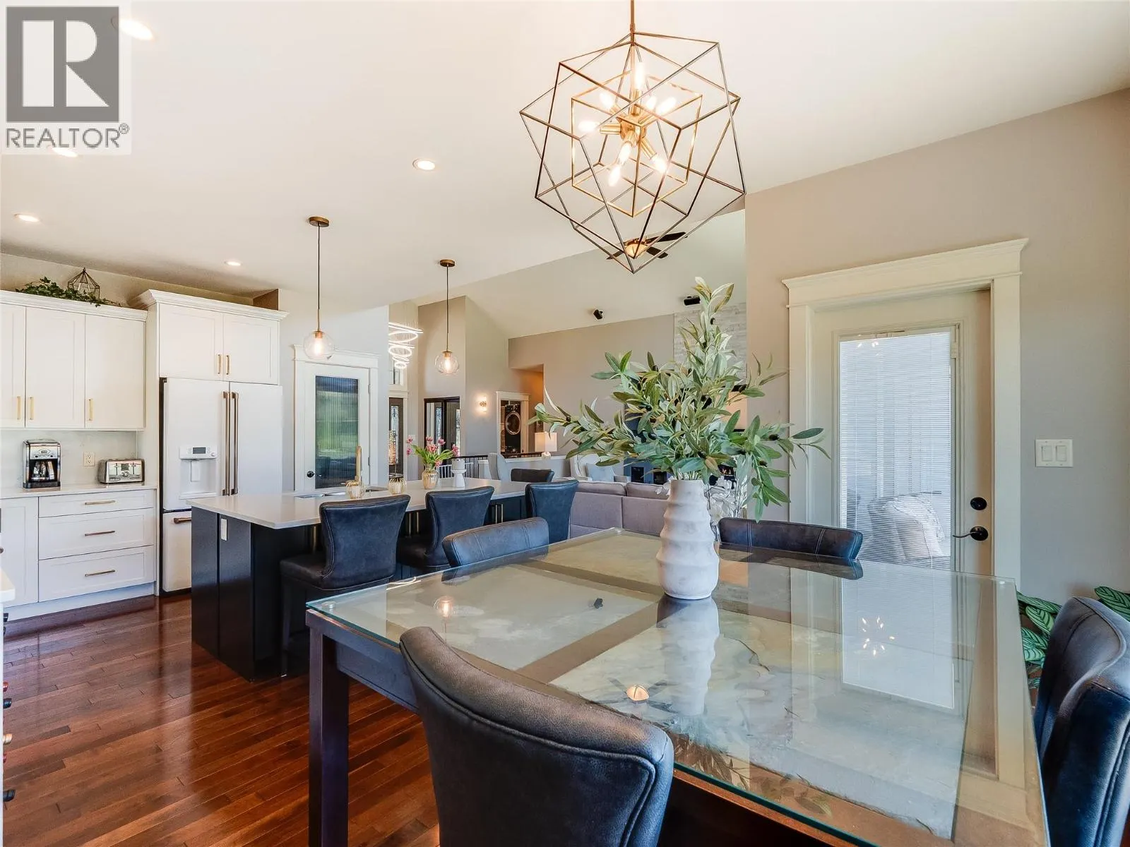 943 Riverview Place