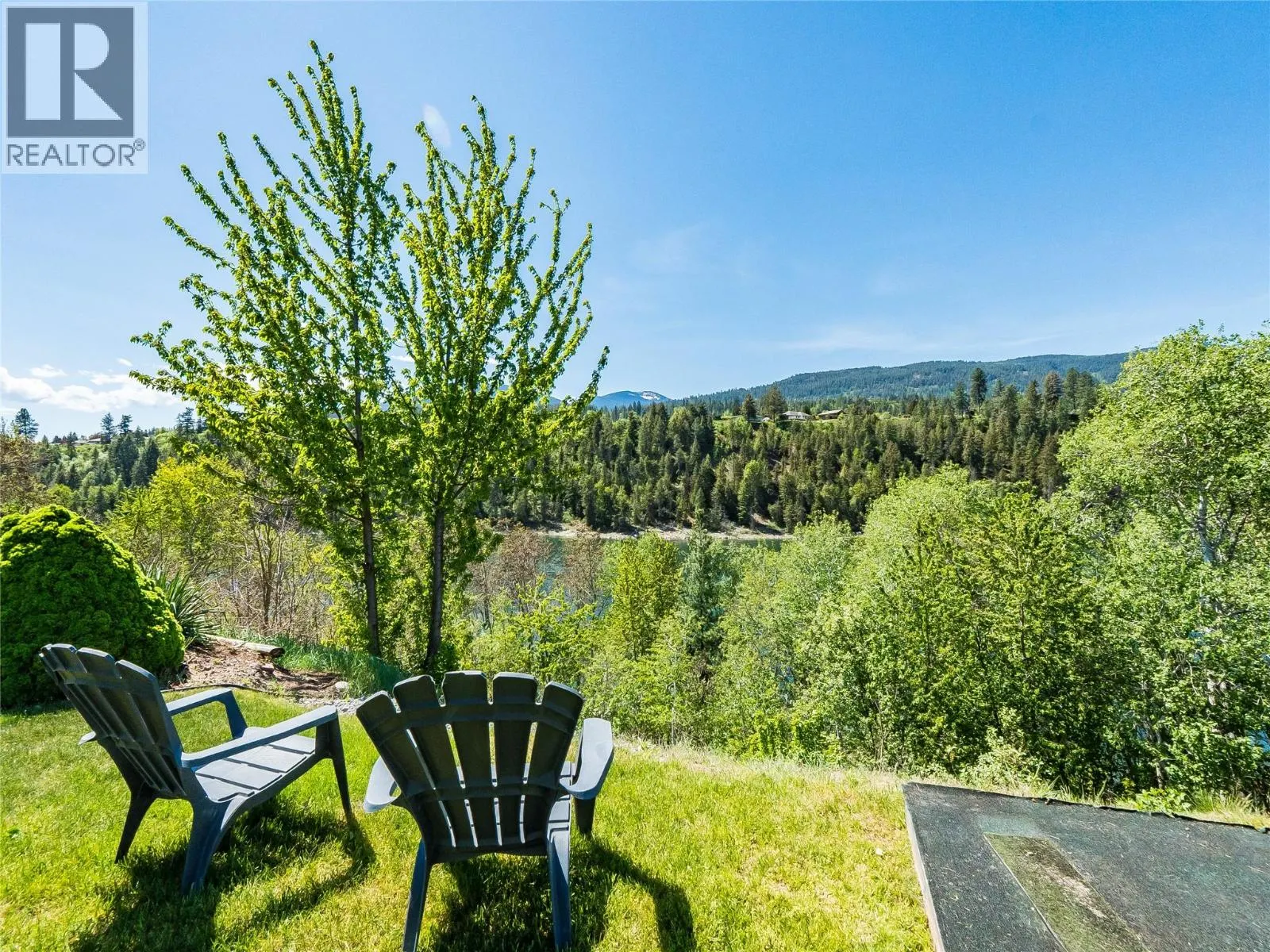 943 Riverview Place