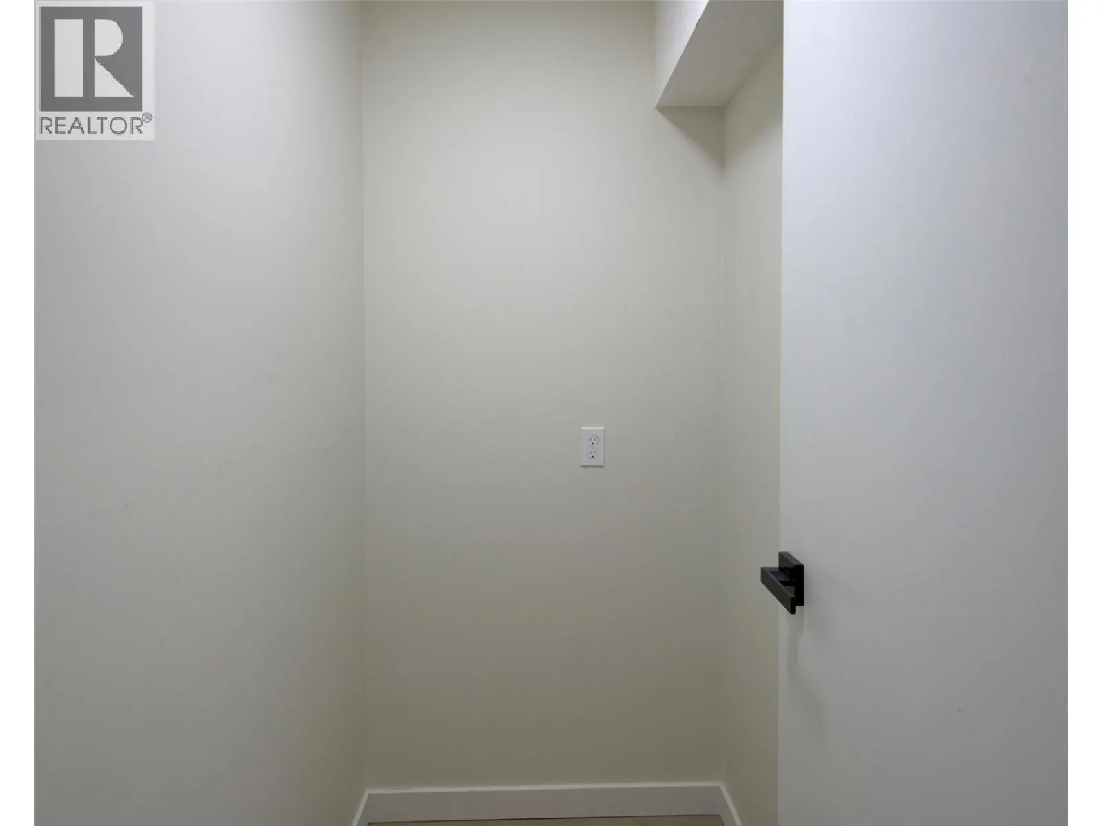 3704 27 Avenue Unit# 108