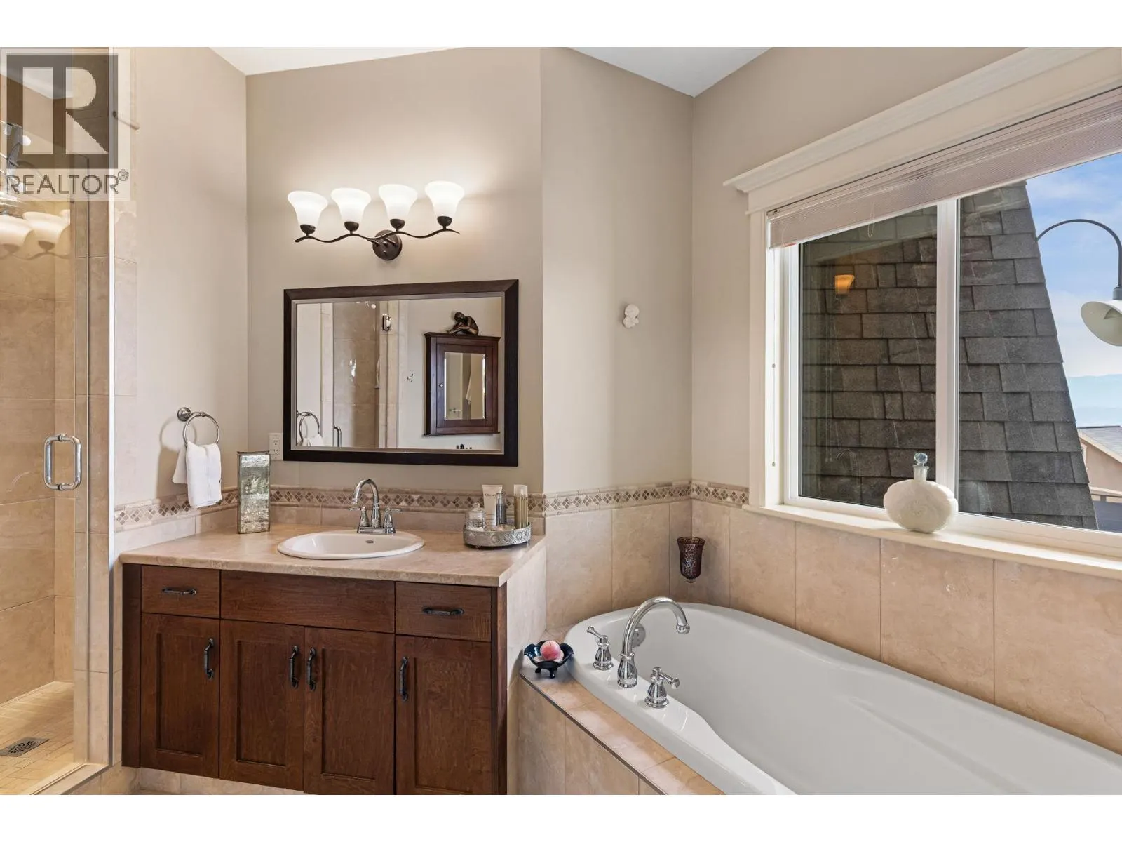 1011 Foothills Court