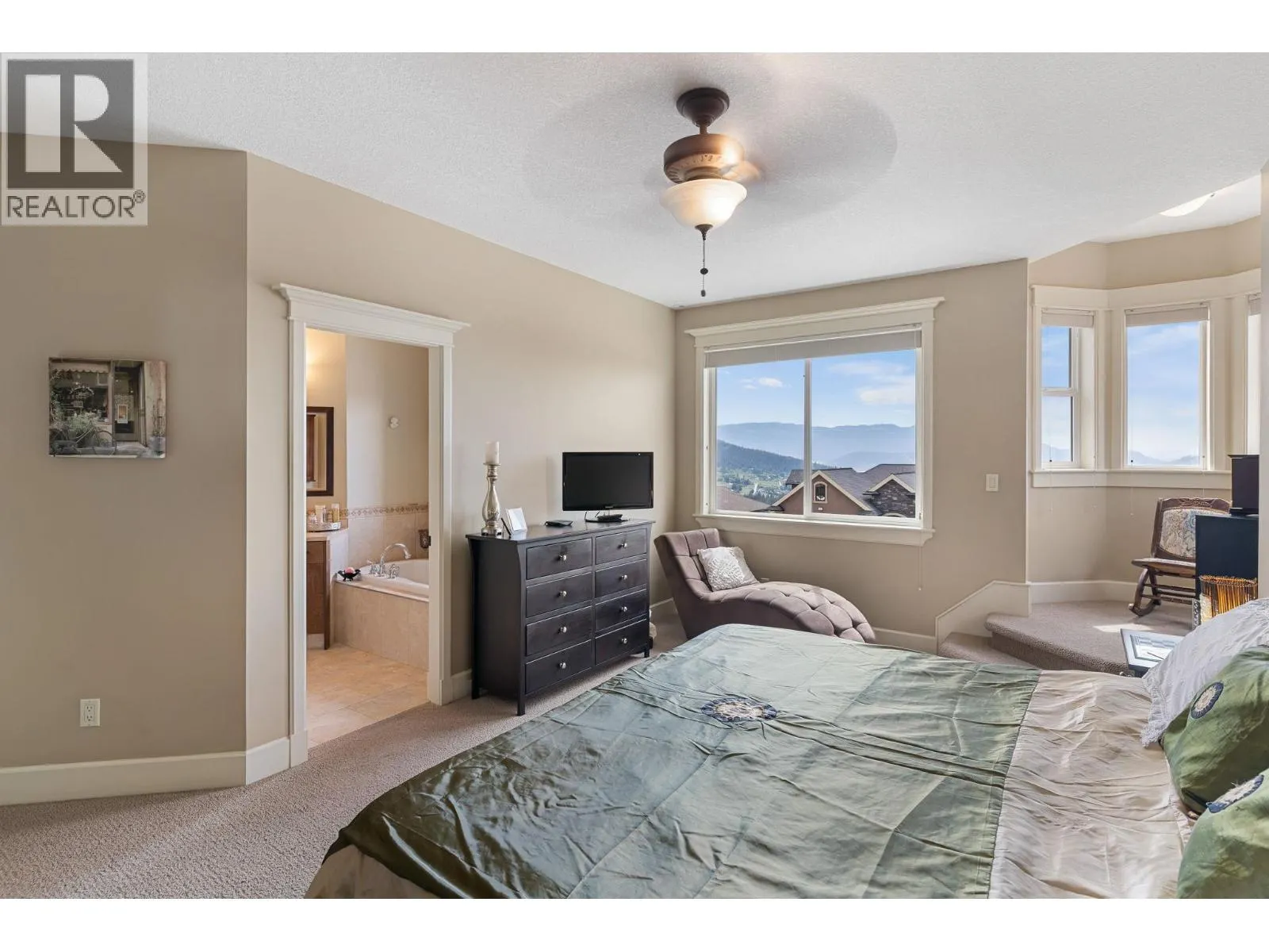1011 Foothills Court