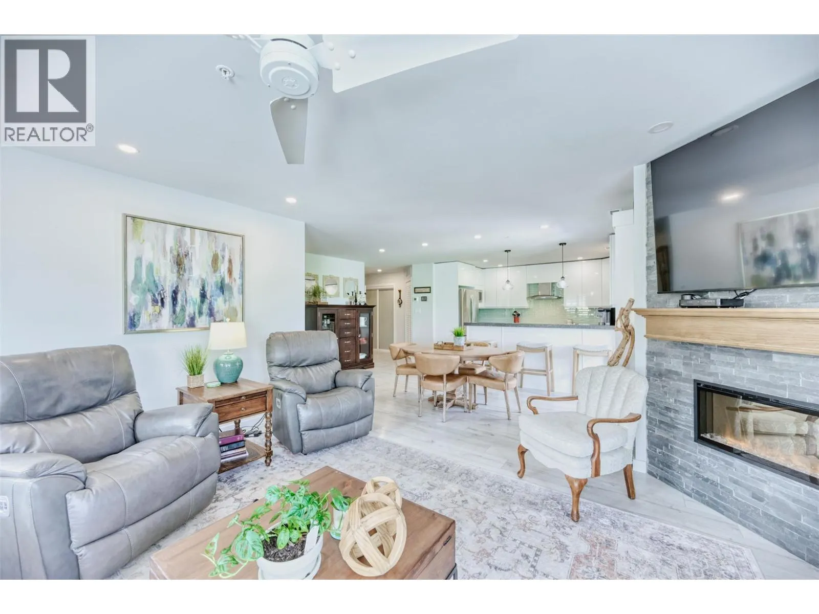 6805 COTTONWOOD Drive Unit# 201
