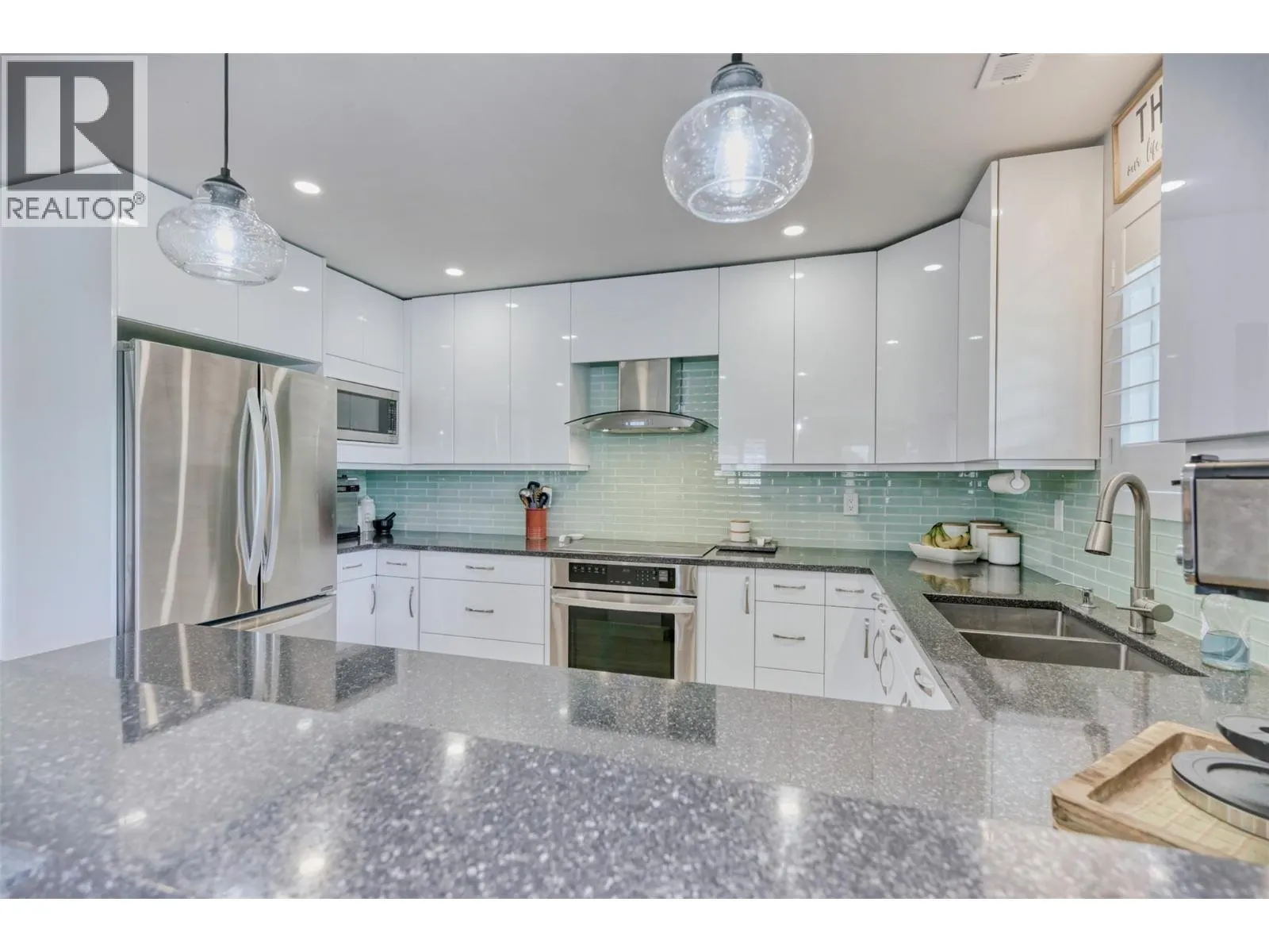 6805 COTTONWOOD Drive Unit# 201