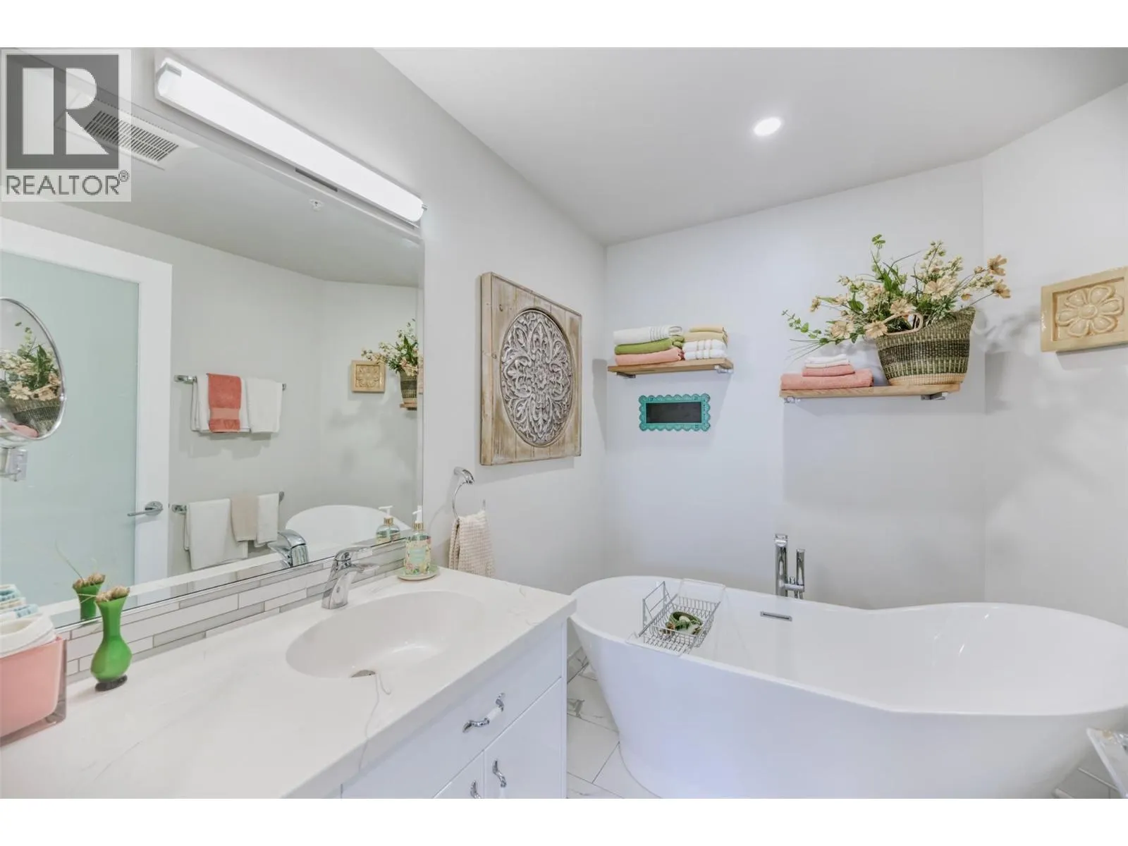 6805 COTTONWOOD Drive Unit# 201