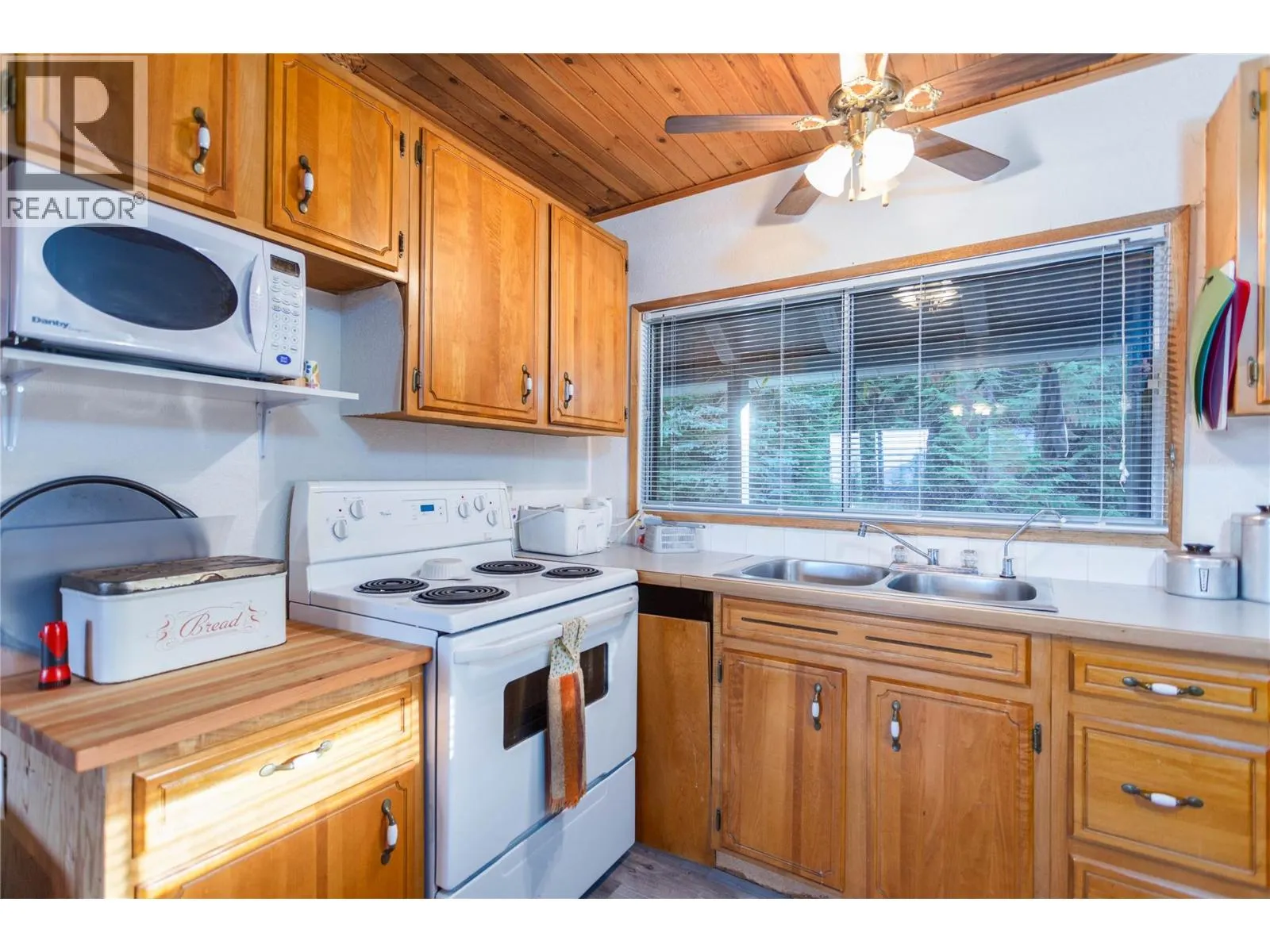 3217 Lumby Mabel Lake Road