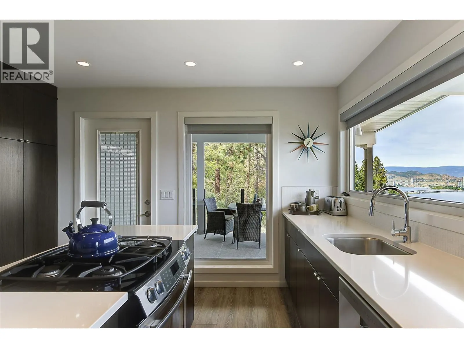 2674 Lakeview Road
