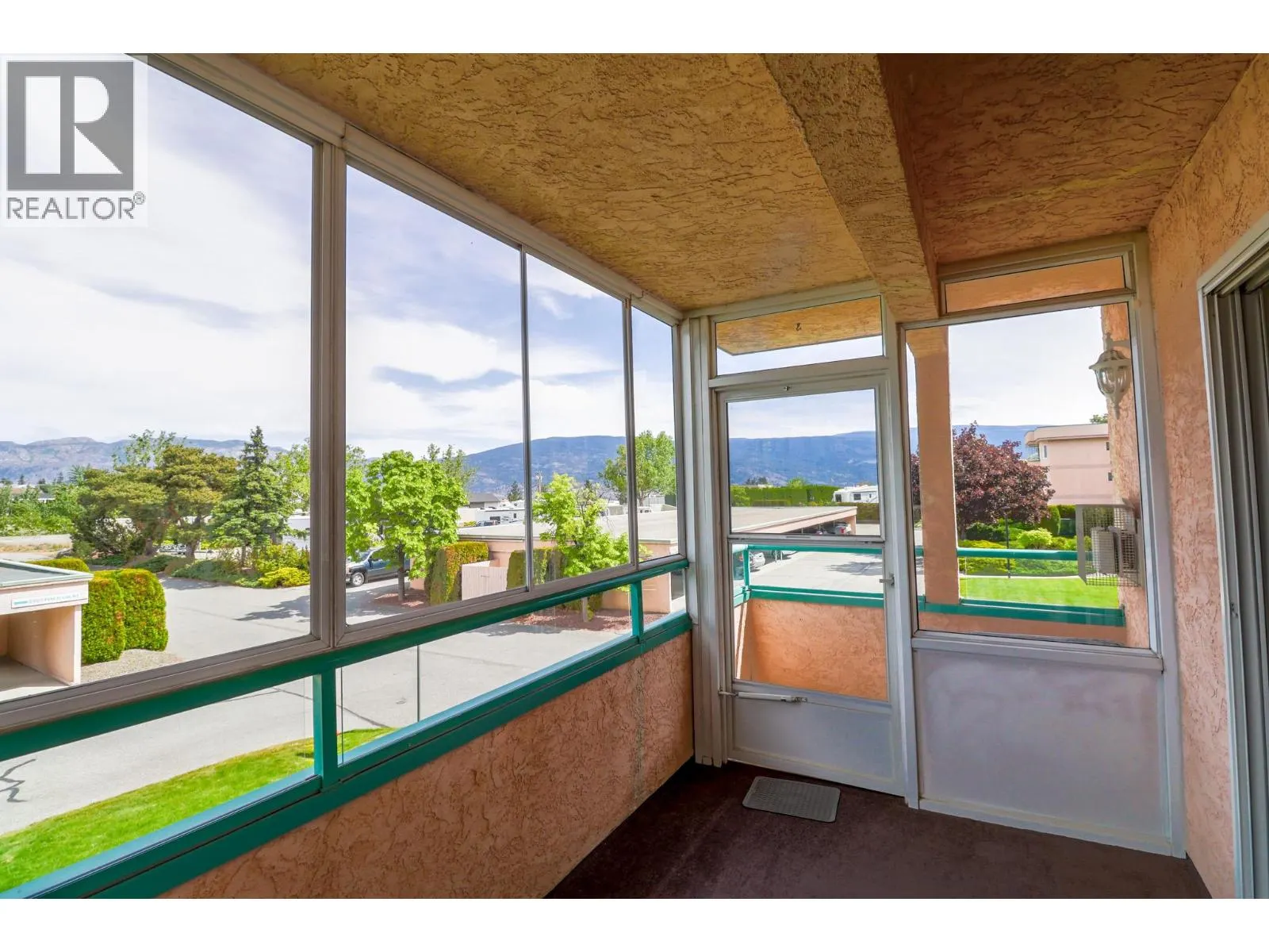 8907 Pineo Court Unit# 208