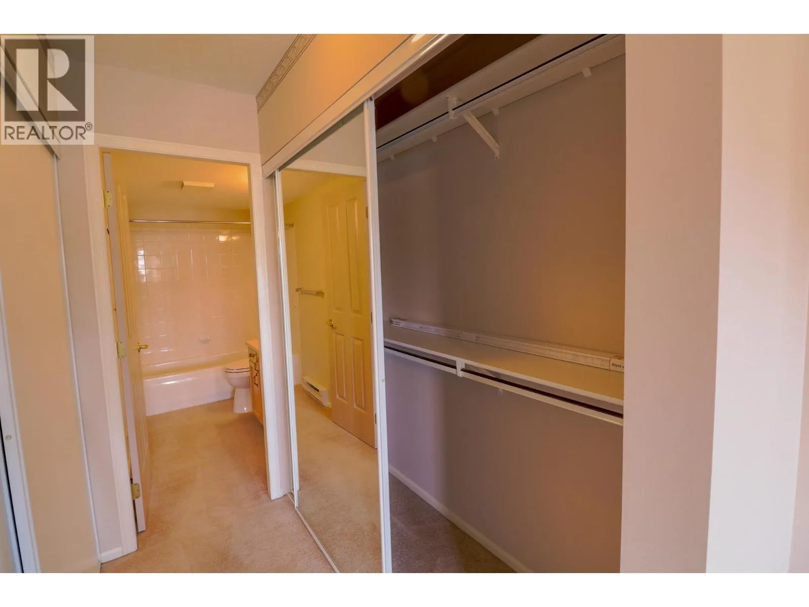8907 Pineo Court Unit# 208